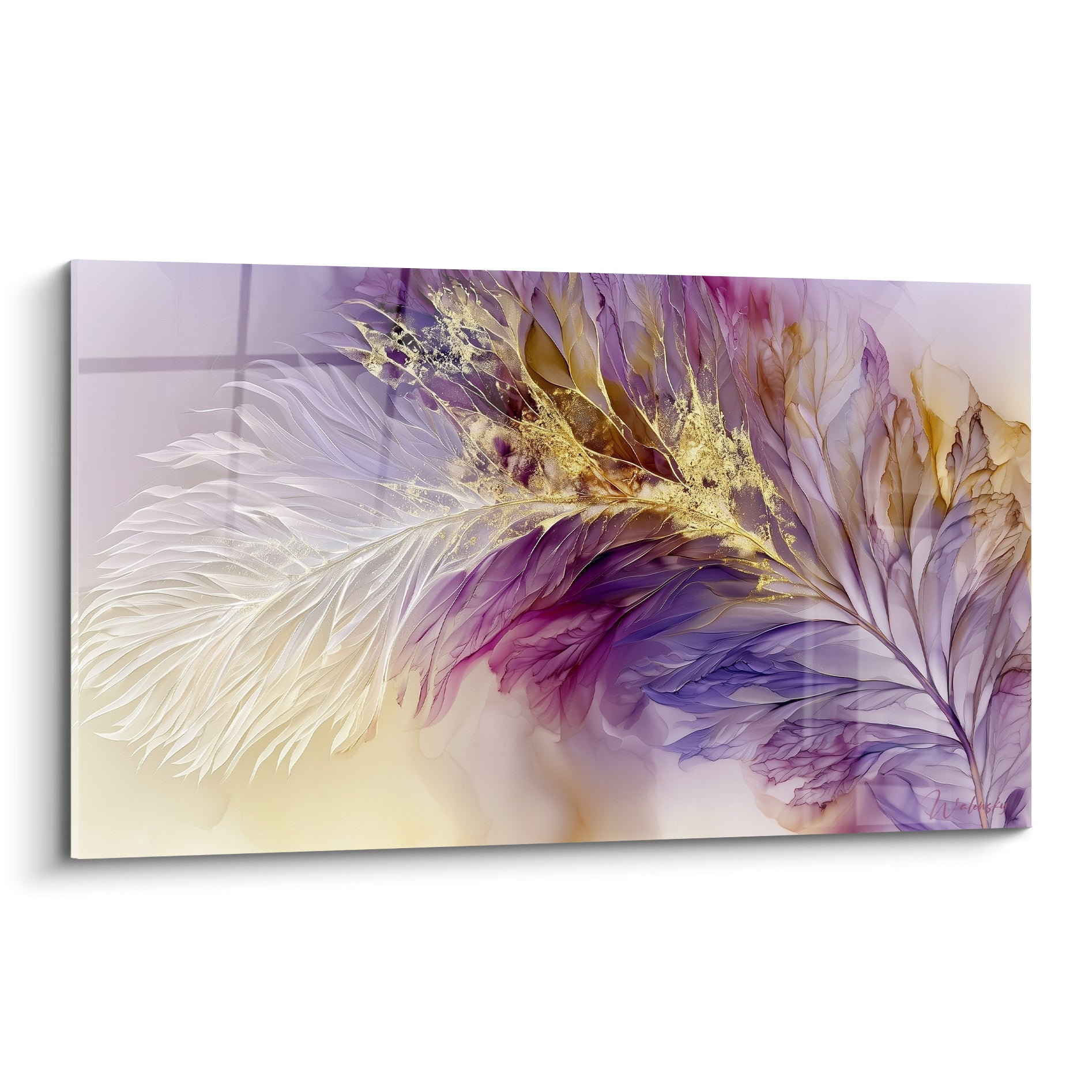 Feuille de palmier violette et dorée aux nervures translucides sur fond crème clair