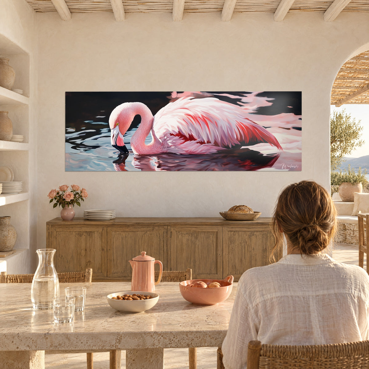 Cuadro de ave rosa de cuello largo y arqueado, plumas rojas y blancas, reflejos gris azulados sobre el agua negra, frente a una mesa puesta