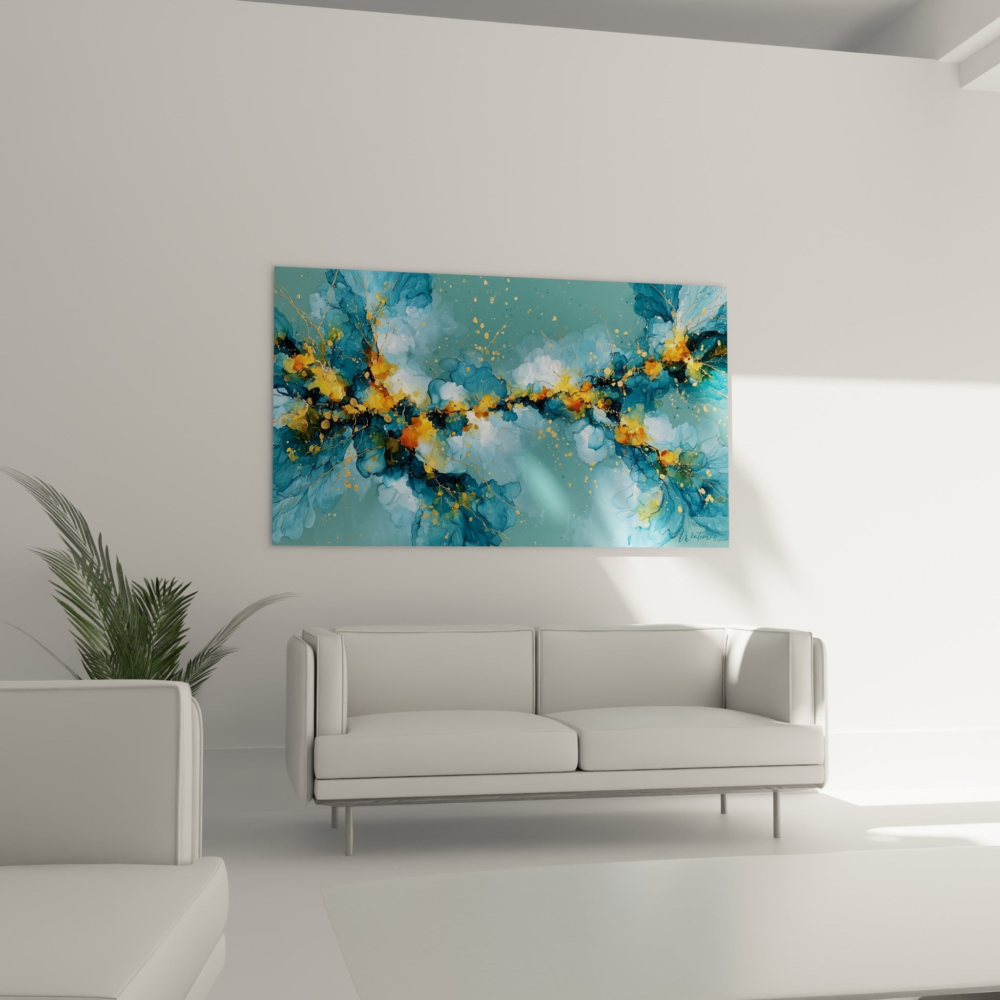 Composition abstraite anthracite et dorée au-dessus d'un canapé dans un salon lumineux