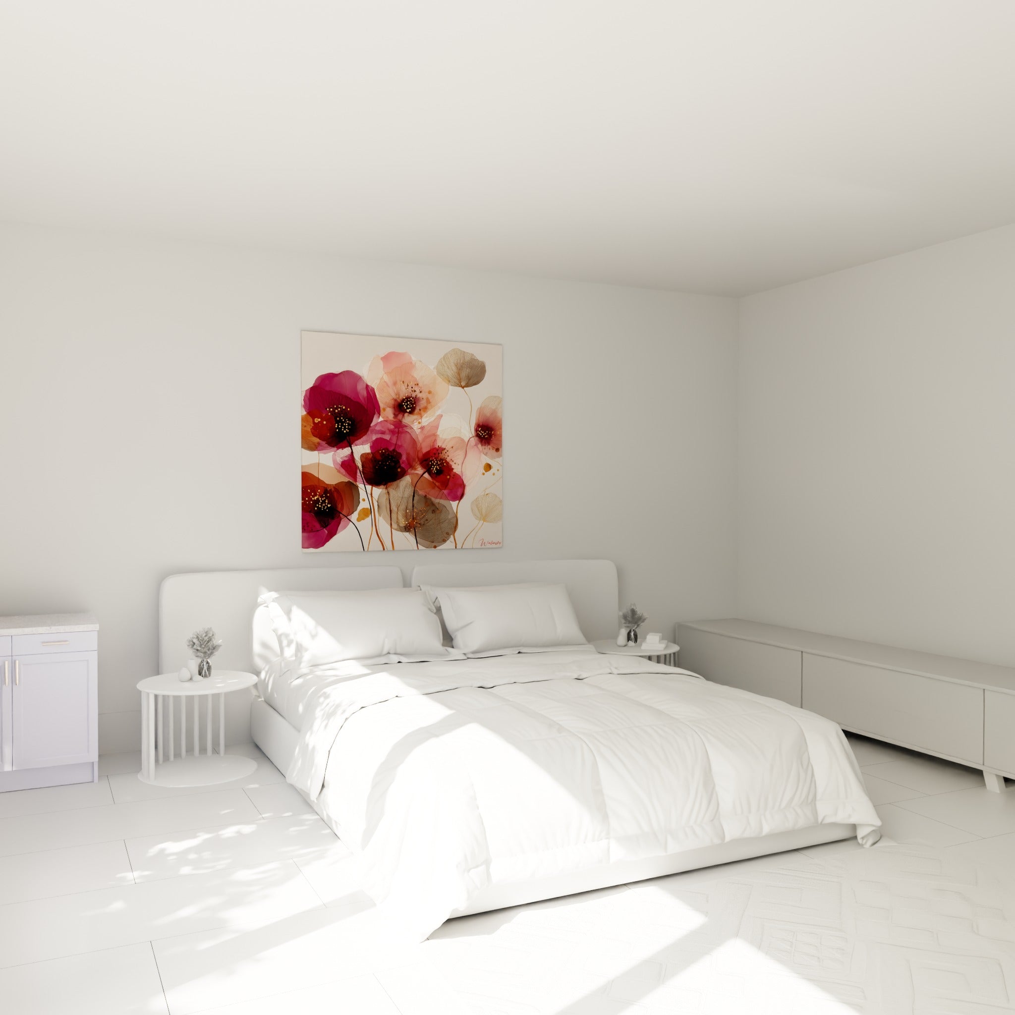Bouquet de coquelicots pourpre et pêche accroché au-dessus d'un lit dans une chambre claire