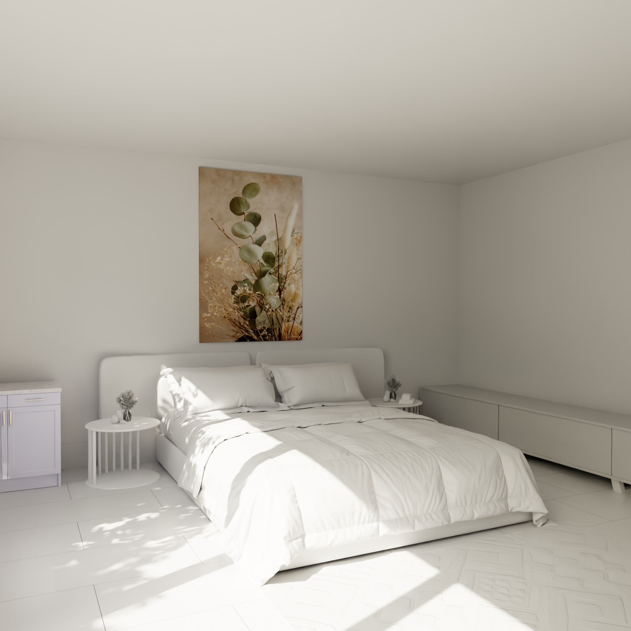 Feuilles vert sauge et épis beige crème d'eucalyptus au-dessus d'un lit dans une chambre claire