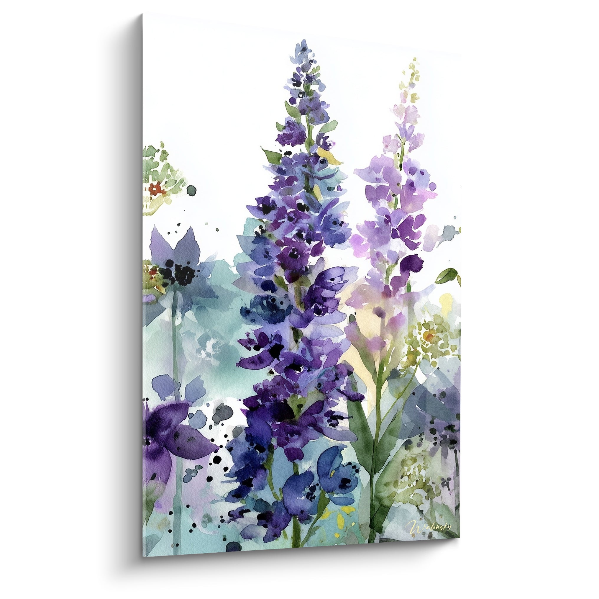 Delphiniums violets et mauves en aquarelle sur fond blanc, épis floraux détaillés