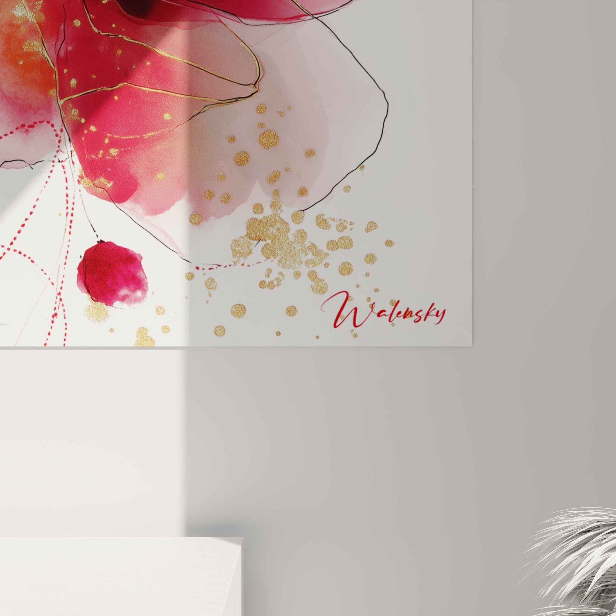 Détail des nervures dorées et coulures aquarelle rouge sur les pétales délicats de la toile
