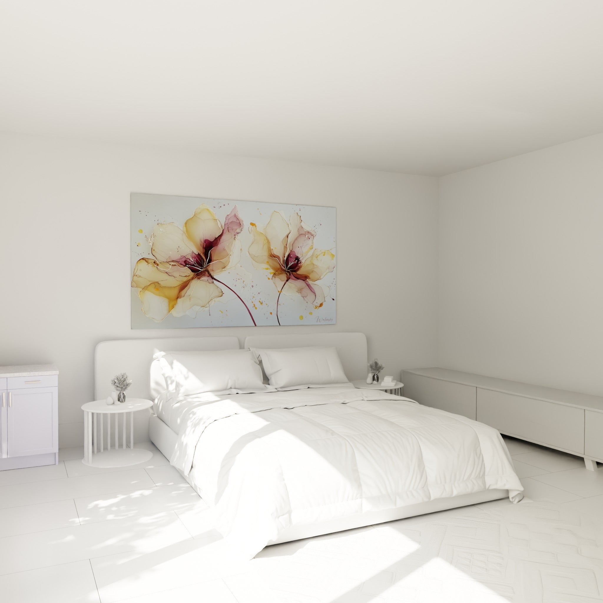 Pétales dorés et bordeaux d'une fleur nature suspendus au-dessus d'un lit dans une chambre claire