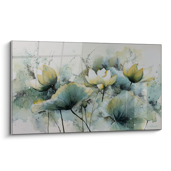Lotus blanc et doré aux feuilles vert sauge, aquarelle délicate sur fond clair éclaboussé