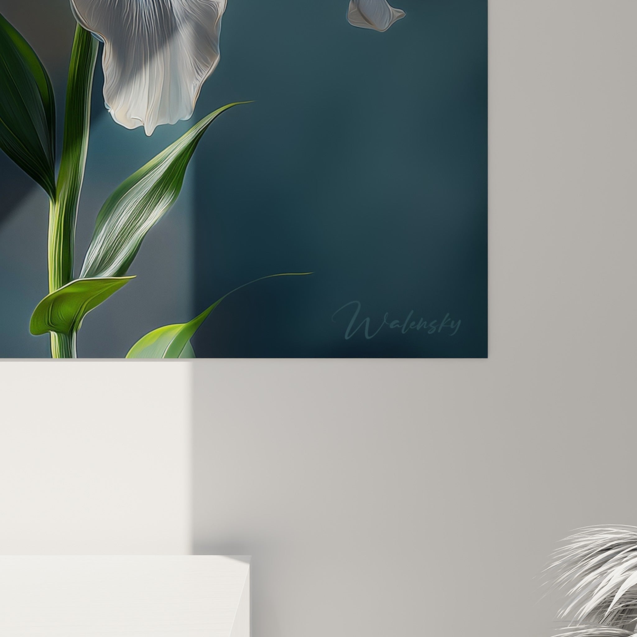 Détail des nervures blanches et du cœur bleu marine, grain minutieux de l'impression florale