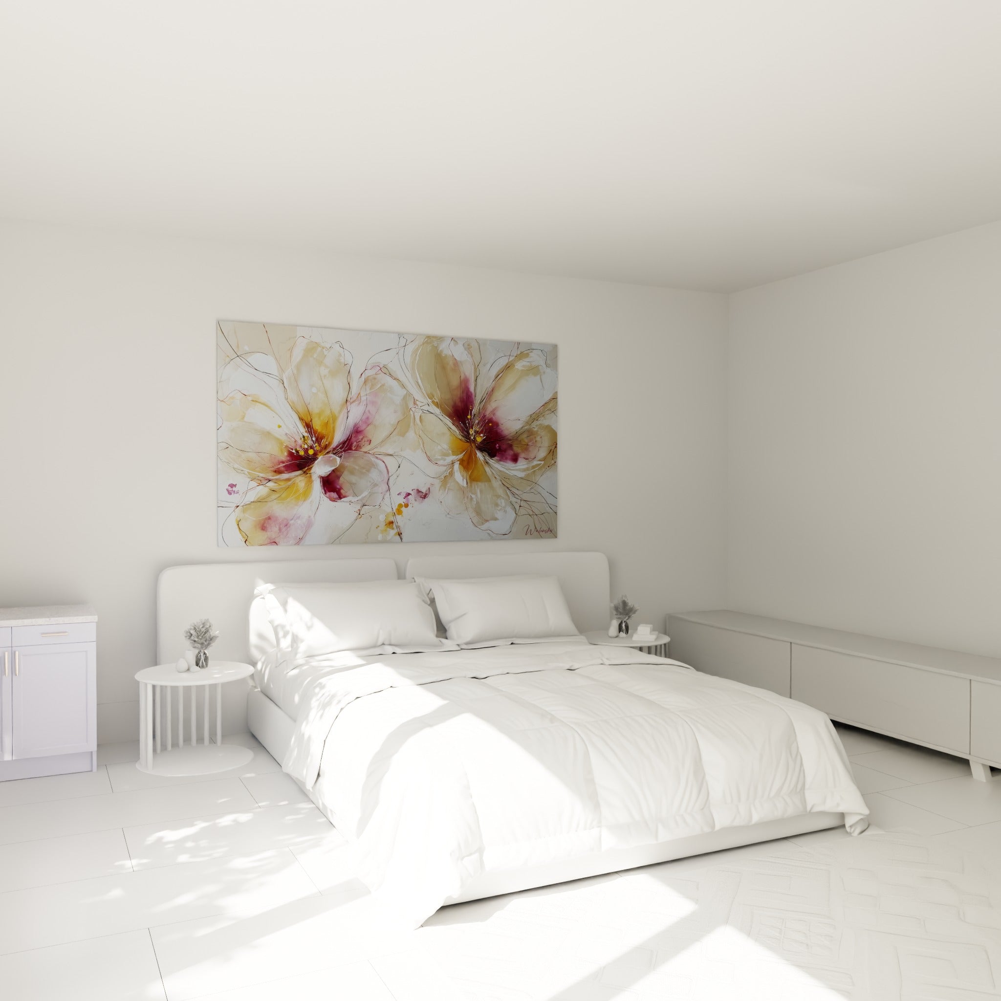 Pétales ivoire et cœurs pourpres du tableau fleur nature au-dessus d'un lit dans une chambre claire