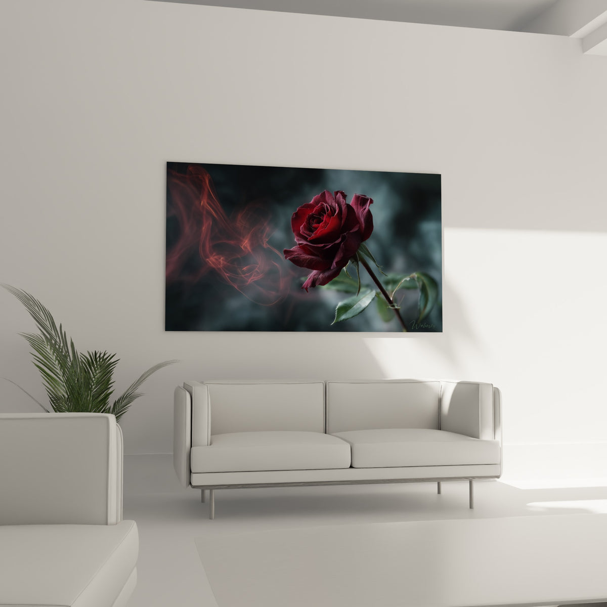 Pétales bordeaux et fumée rouge translucide accrochés au-dessus d'un canapé dans un salon lumineux