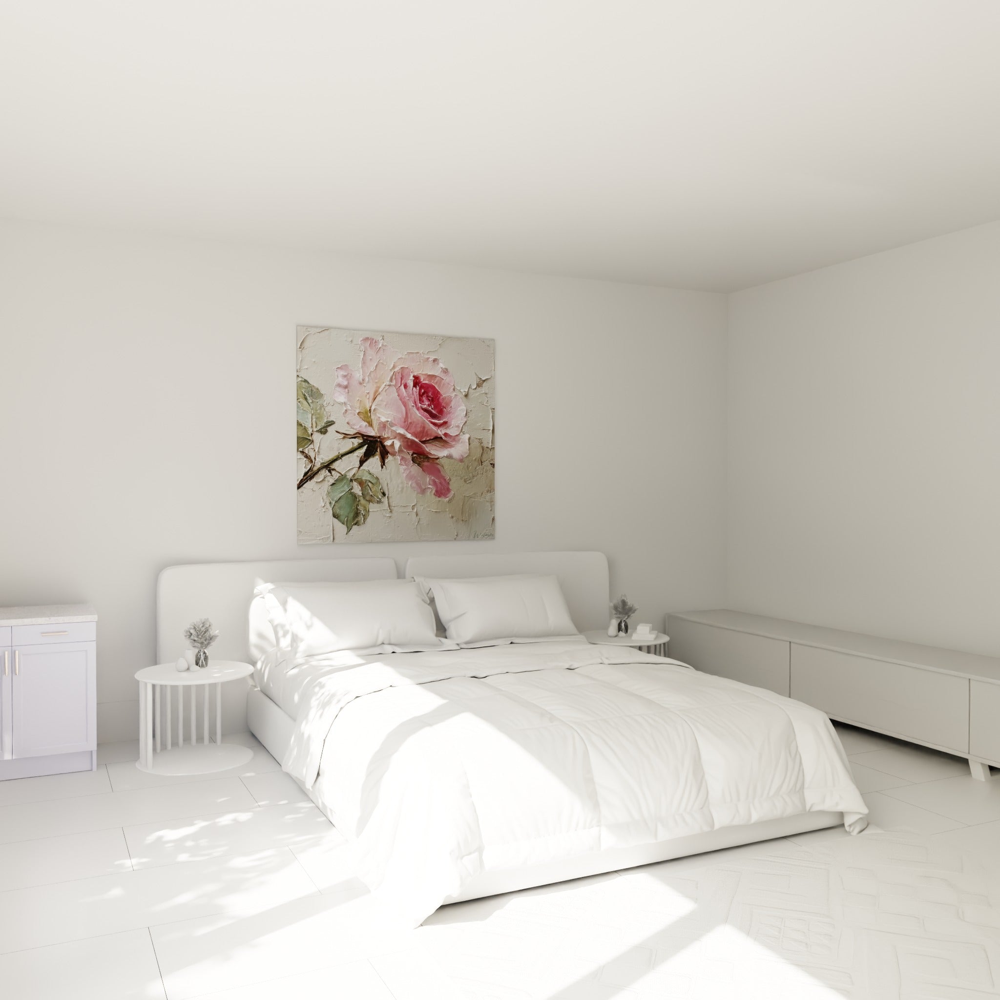 Fleur rose fuchsia et vert sauge accrochée au-dessus d'un lit dans une chambre claire
