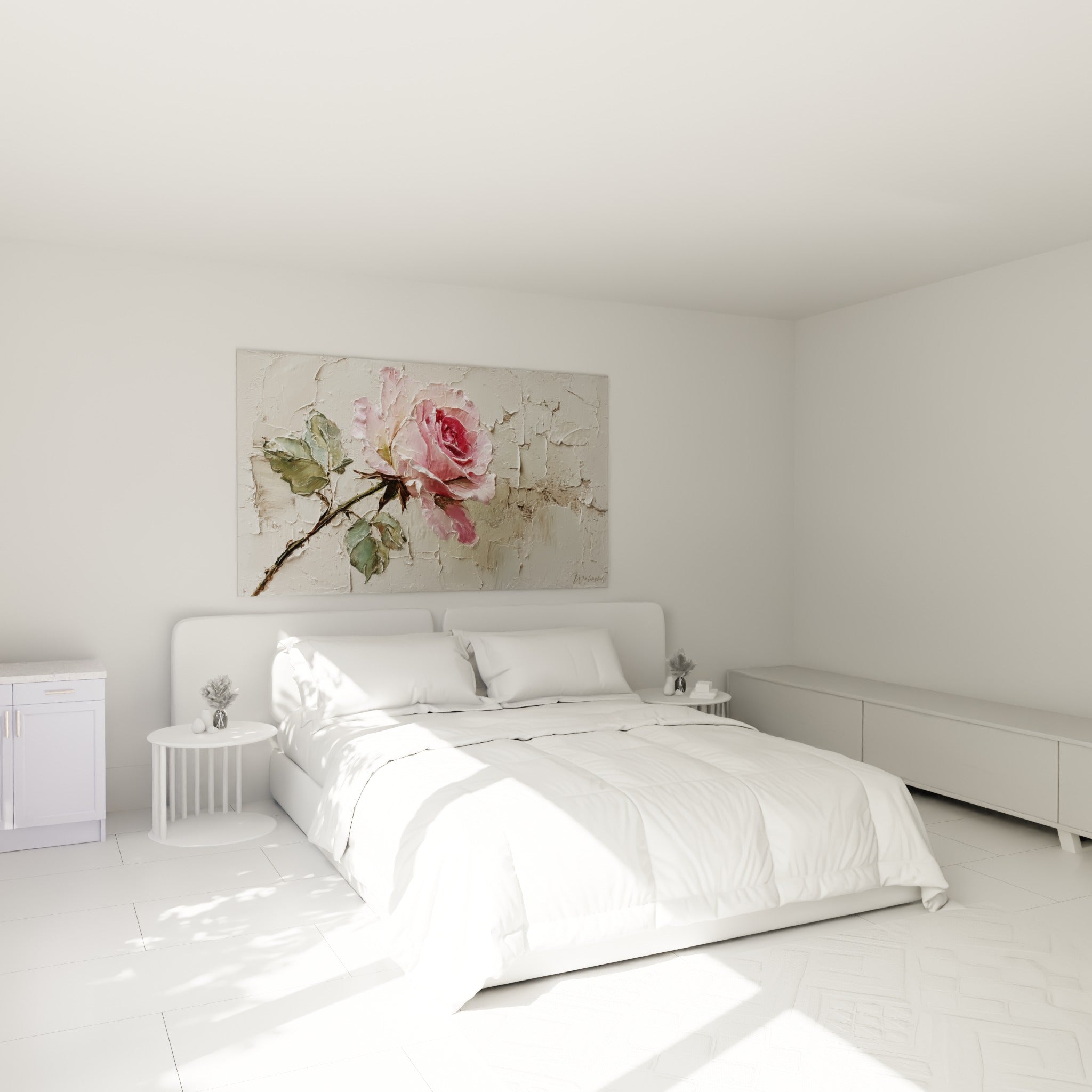 Pétales roses sculptés au couteau sur fond crème, accrochés au-dessus d'un lit dans une chambre claire