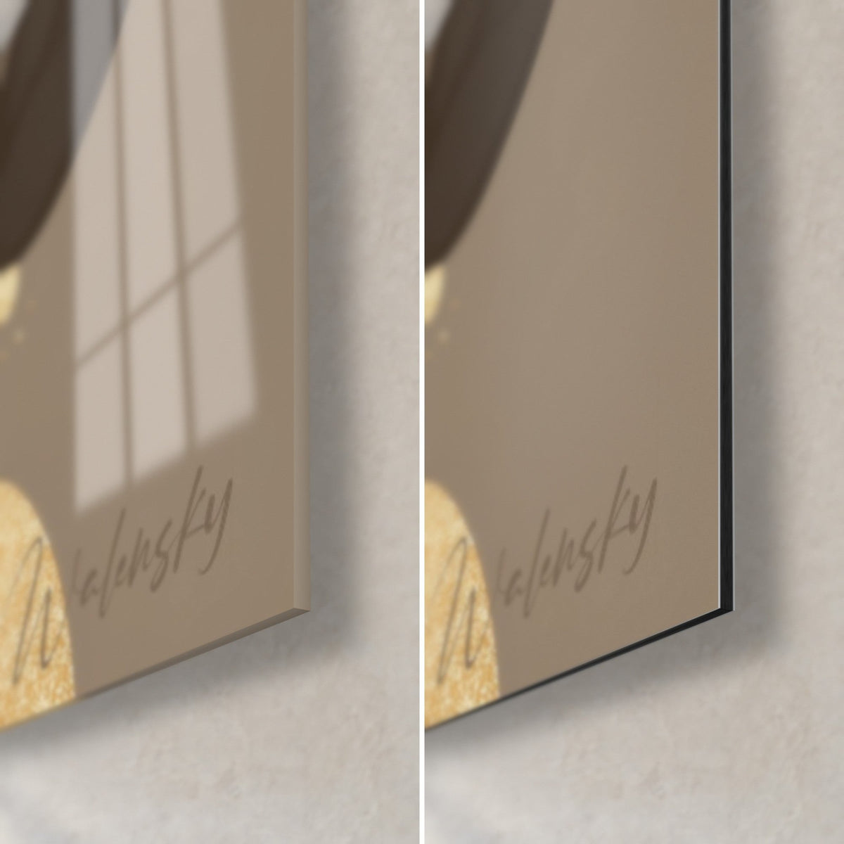 Quadro bouquet di cotone avorio e oro, angolo in basso a destra, vetro acrilico lucido con riflessi, alluminio Dibond beige opaco