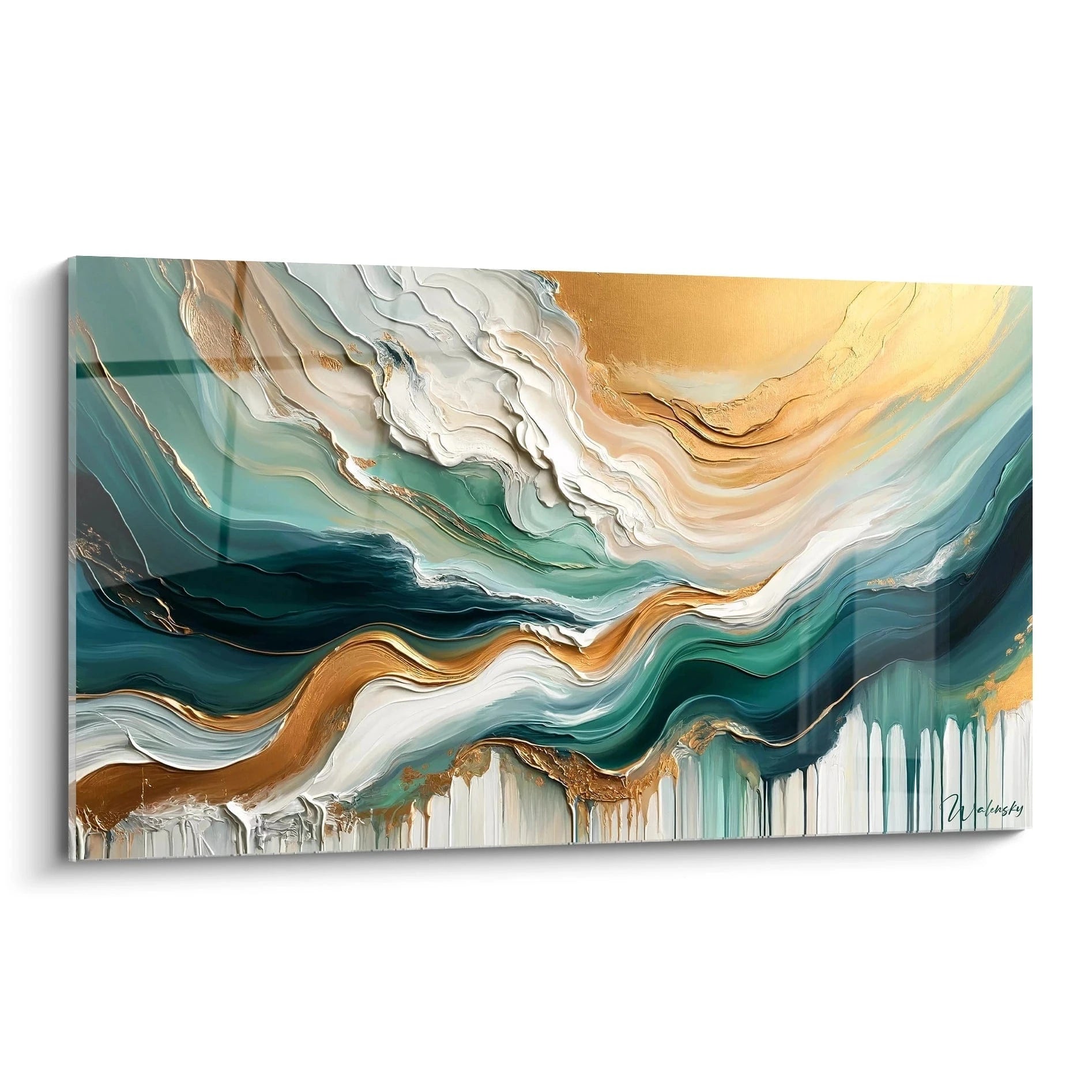 Un tableau abstrait de strates géologiques fluides avec coulures. Dominé par des teintes vert émeraude, or métallique, blanc ivoire et beige. La texture présente des couches horizontales superposées en relief avec des bords définis, des surfaces brillantes métallisées et des effets de dégoulinures verticales dans la partie inférieure.
