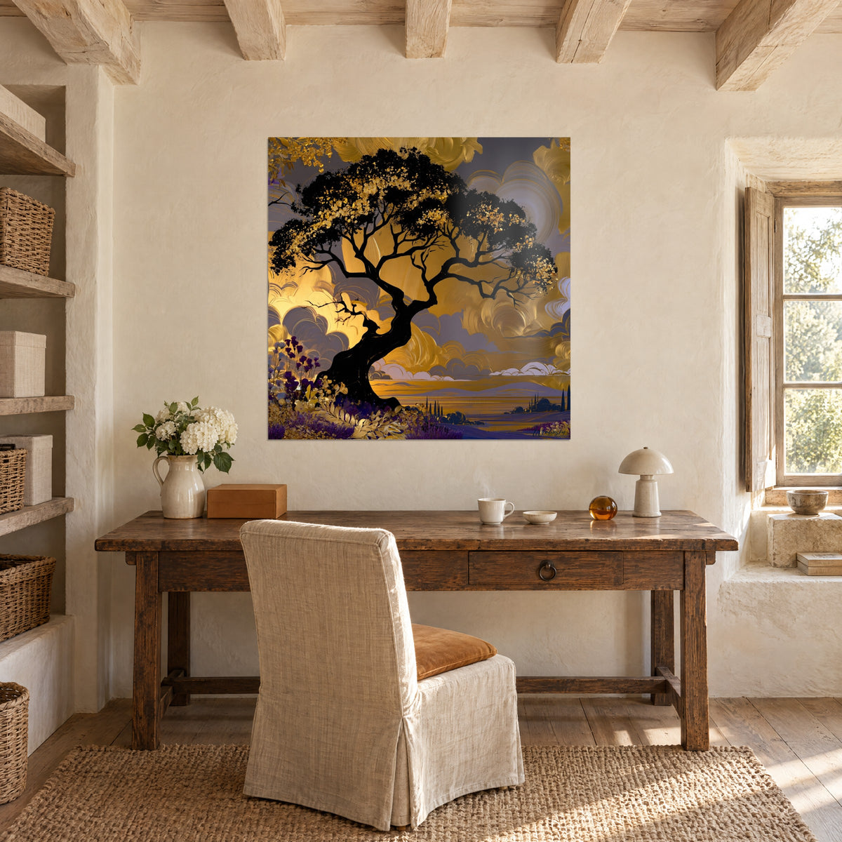 Tableau grand arbre d'ébène sur nuages d'or épais, lavande pourpre et lac doré, au-dessus d'un bureau en bois ancien