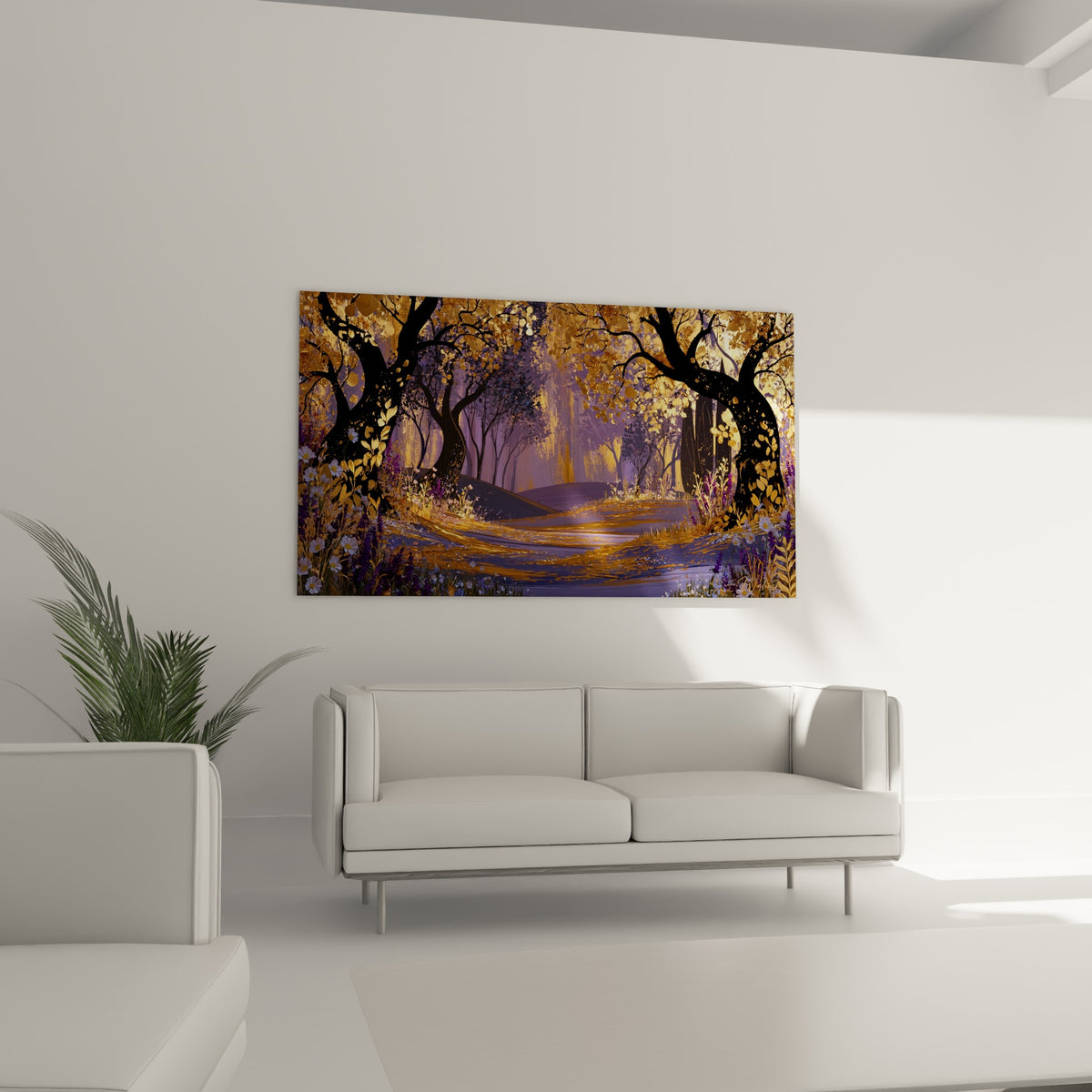 Feuillage doré et sous-bois mauve d'une forêt enchantée au-dessus d'un canapé dans un salon lumineux