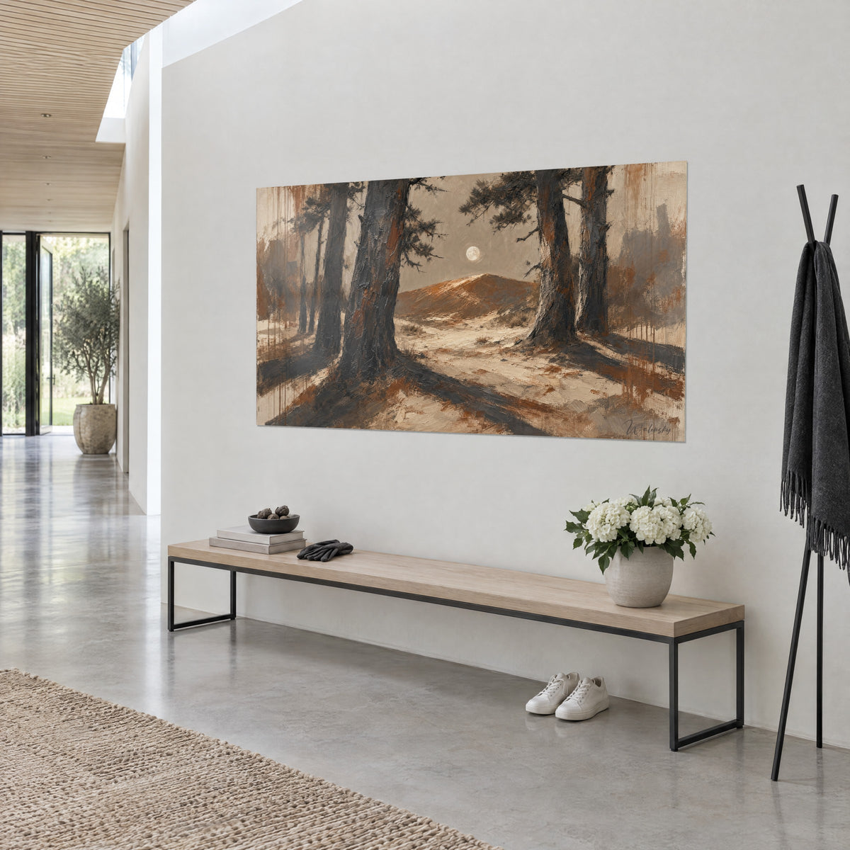 Tableau forêt de pins au clair de lune, dune cuivrée et sable crème, vu de trois quarts, au mur d'un couloir blanc lumineux