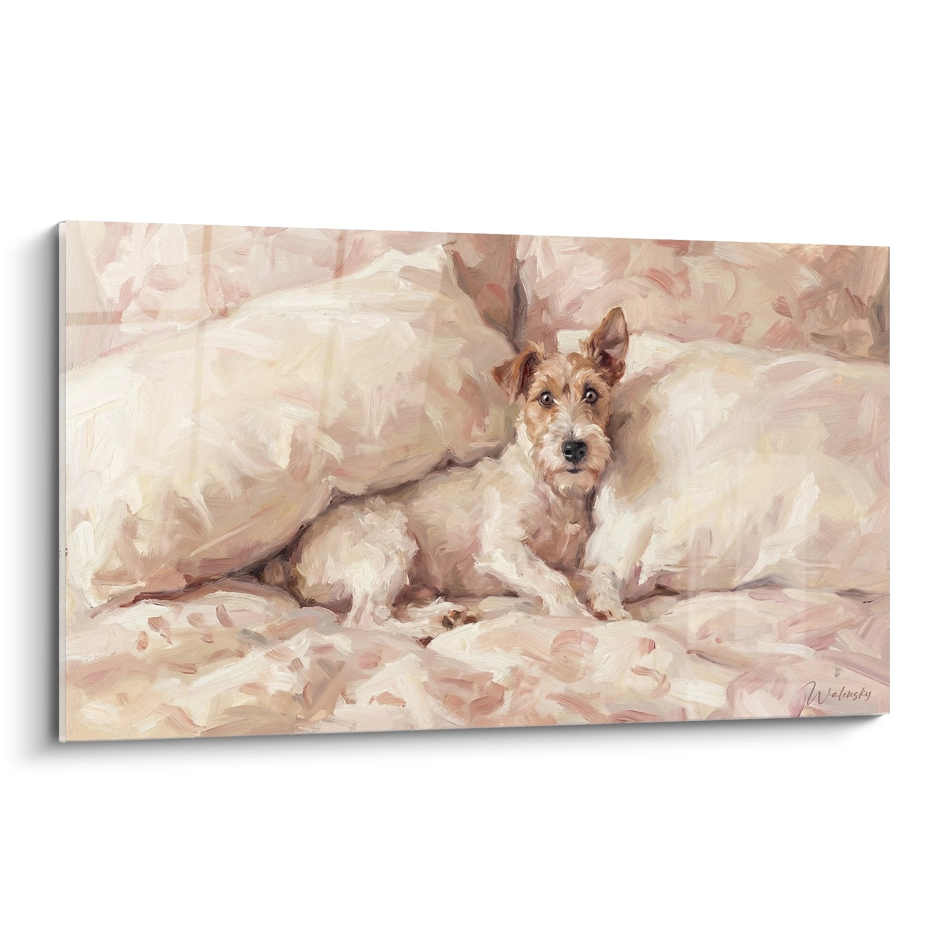 Tableau Fox Terrier allongé sur lit blanc aux tons beiges et roses poudrés - Peinture chien au repos