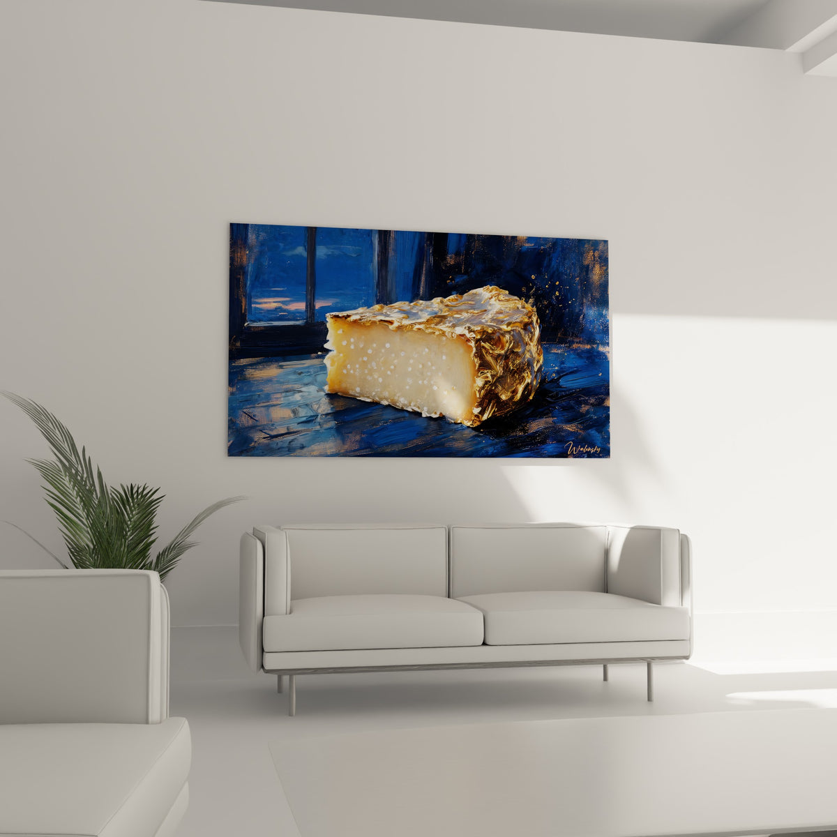 Fromage à croûte dorée sur fond bleu profond, accroché au-dessus d'un canapé dans un salon lumineux