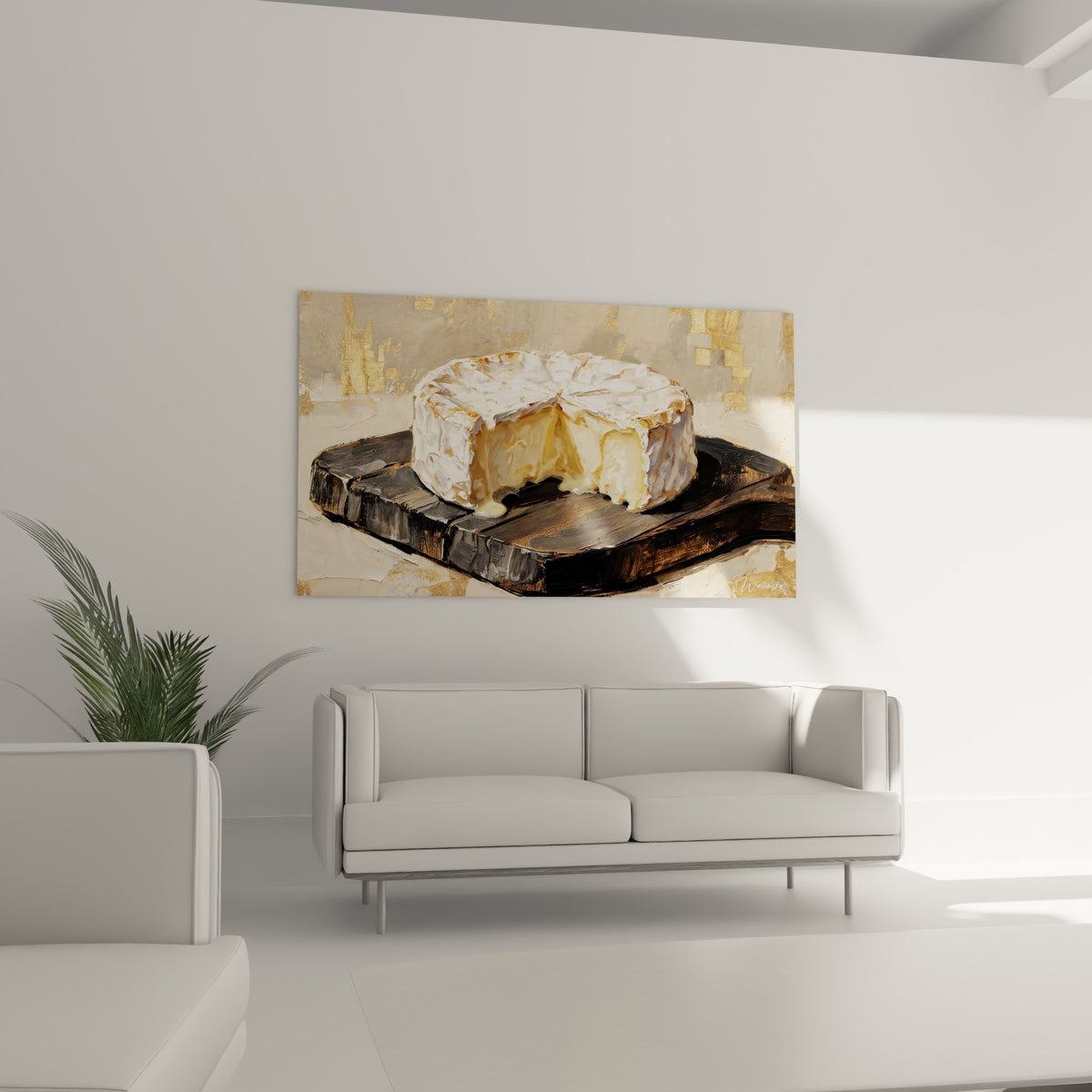 Camembert entamé aux tons crème et or, au-dessus d'un canapé dans un salon lumineux