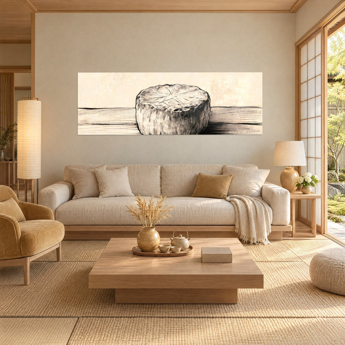 Tableau meule de fromage crème au fusain gris sur planche de bois, trait épais, au-dessus d'un canapé dans un salon lumineux