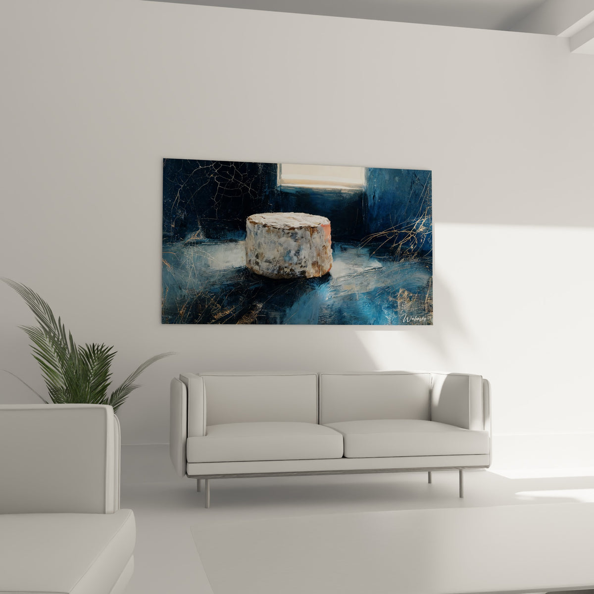 Croûte de fromage blanchie sur fond anthracite lumineux, accrochée au-dessus d'un canapé dans un salon lumineux