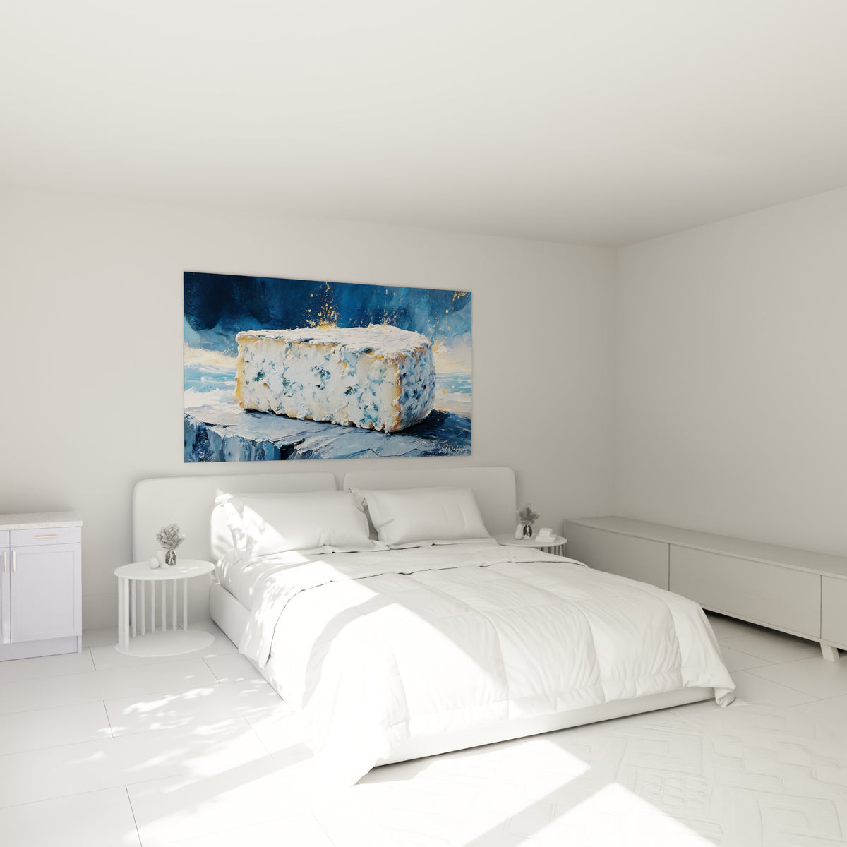 Fromage bleu à croûte blanche crayeuse et touches dorées, au-dessus d'un lit dans une chambre claire