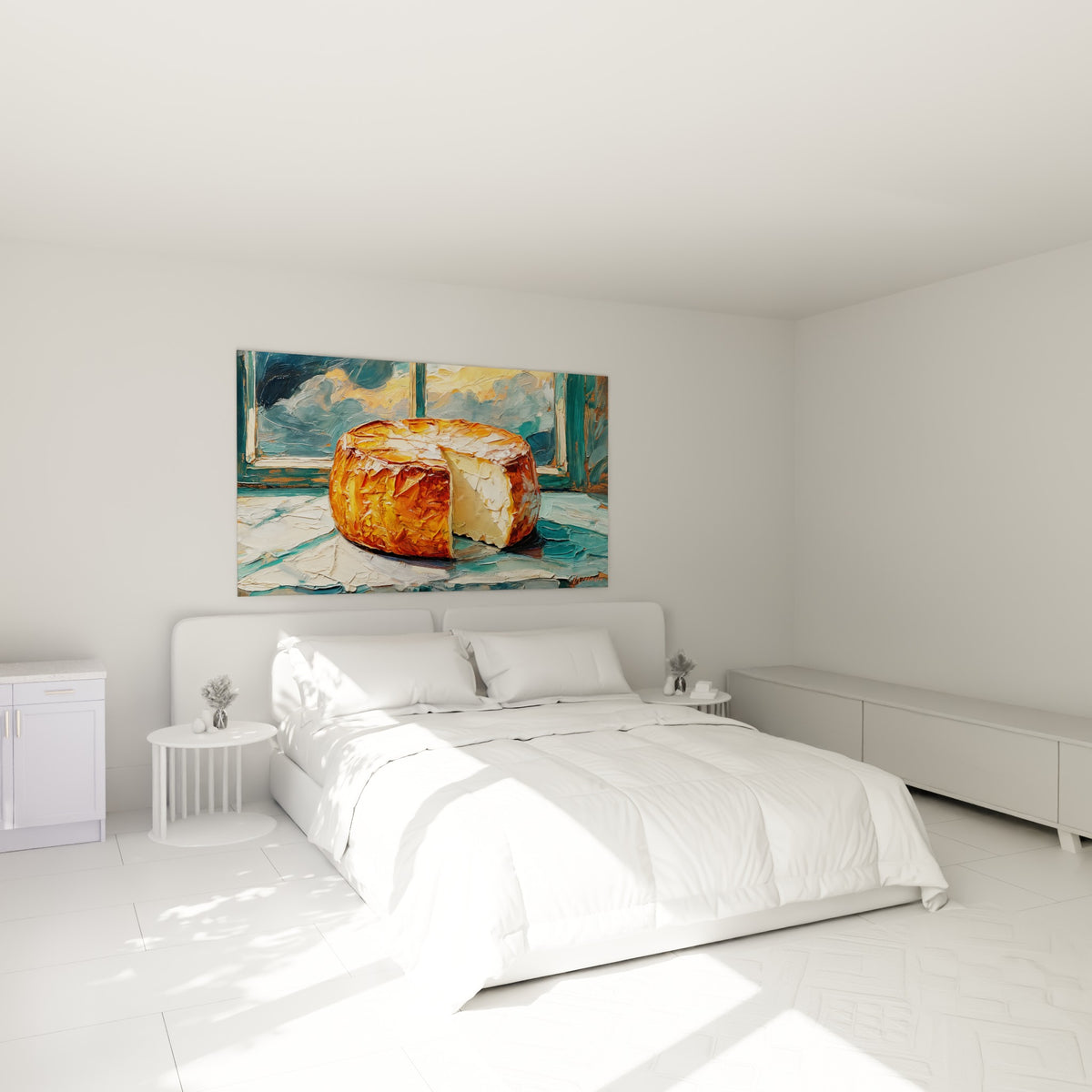 Fromage à croûte orangée et pâte blanche, touches bleu sarcelle, au-dessus d'un lit dans une chambre claire