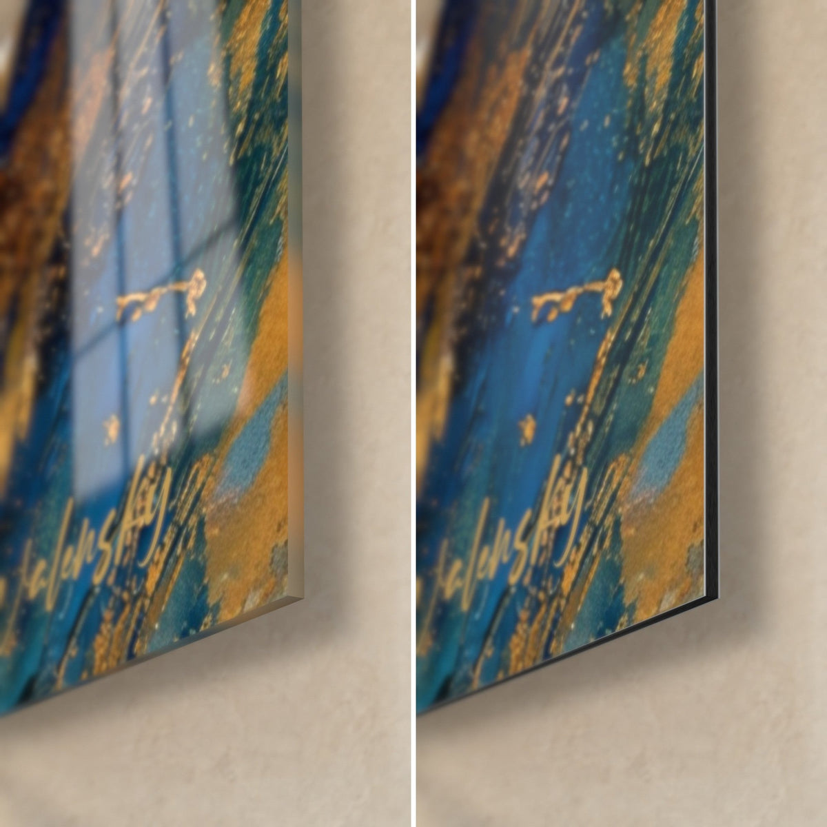 Tableau fromage bleu persillé en tranche, coin bas droit : coulures bleu profond et or, verre acrylique brillant et alu Dibond mat, tranche de 3 mm