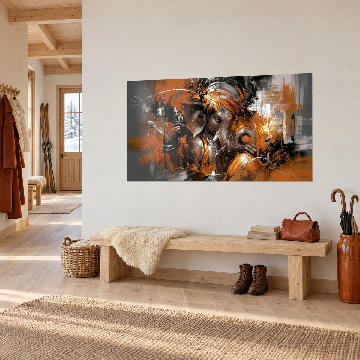 Tableau éléphant divin aux coups de pinceau cuivre et noir, accroché au-dessus d'un banc en bois dans l'entrée d'un chalet