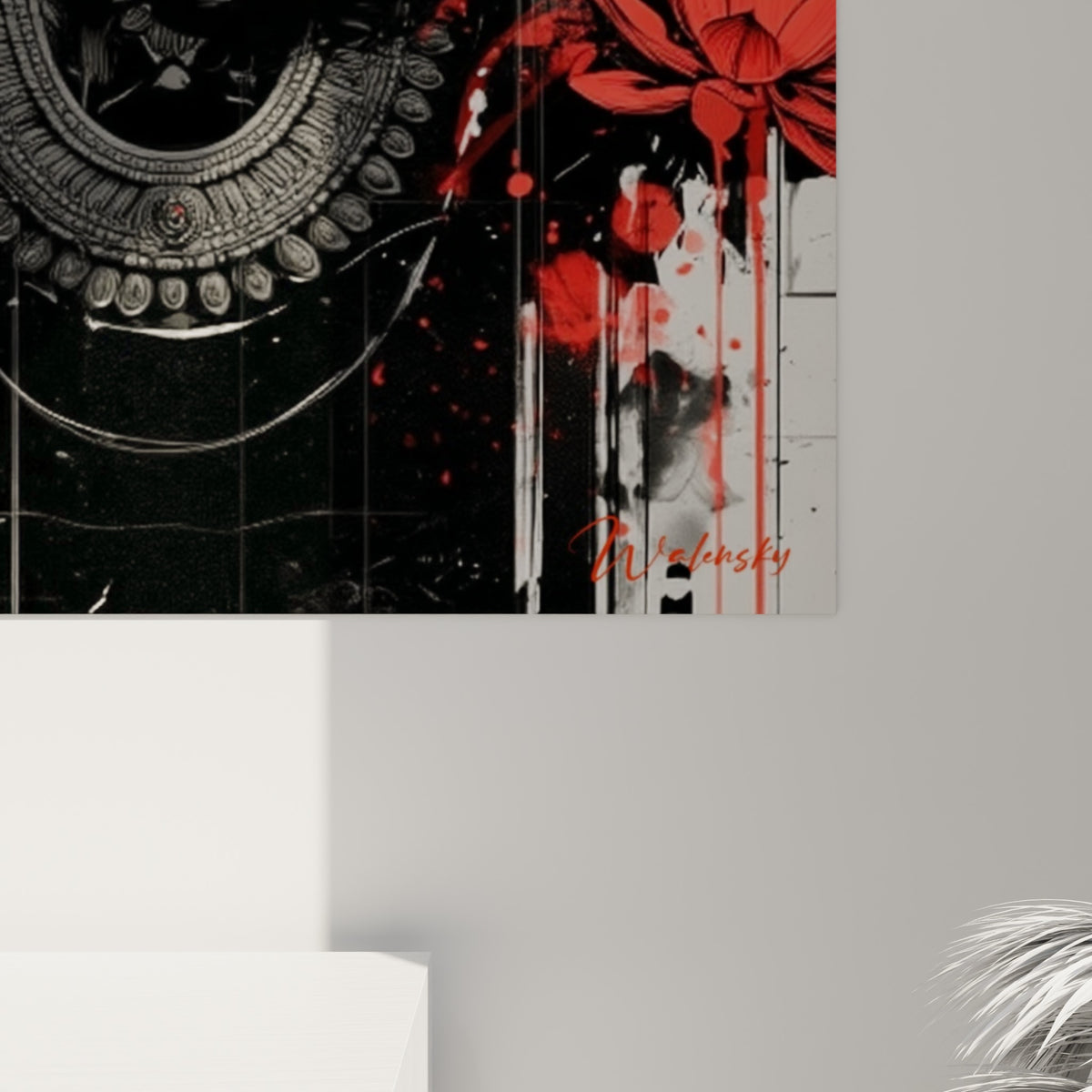 Détail des coulures rouge sang et du grain graphique noir et blanc de ce portrait de Ganesh