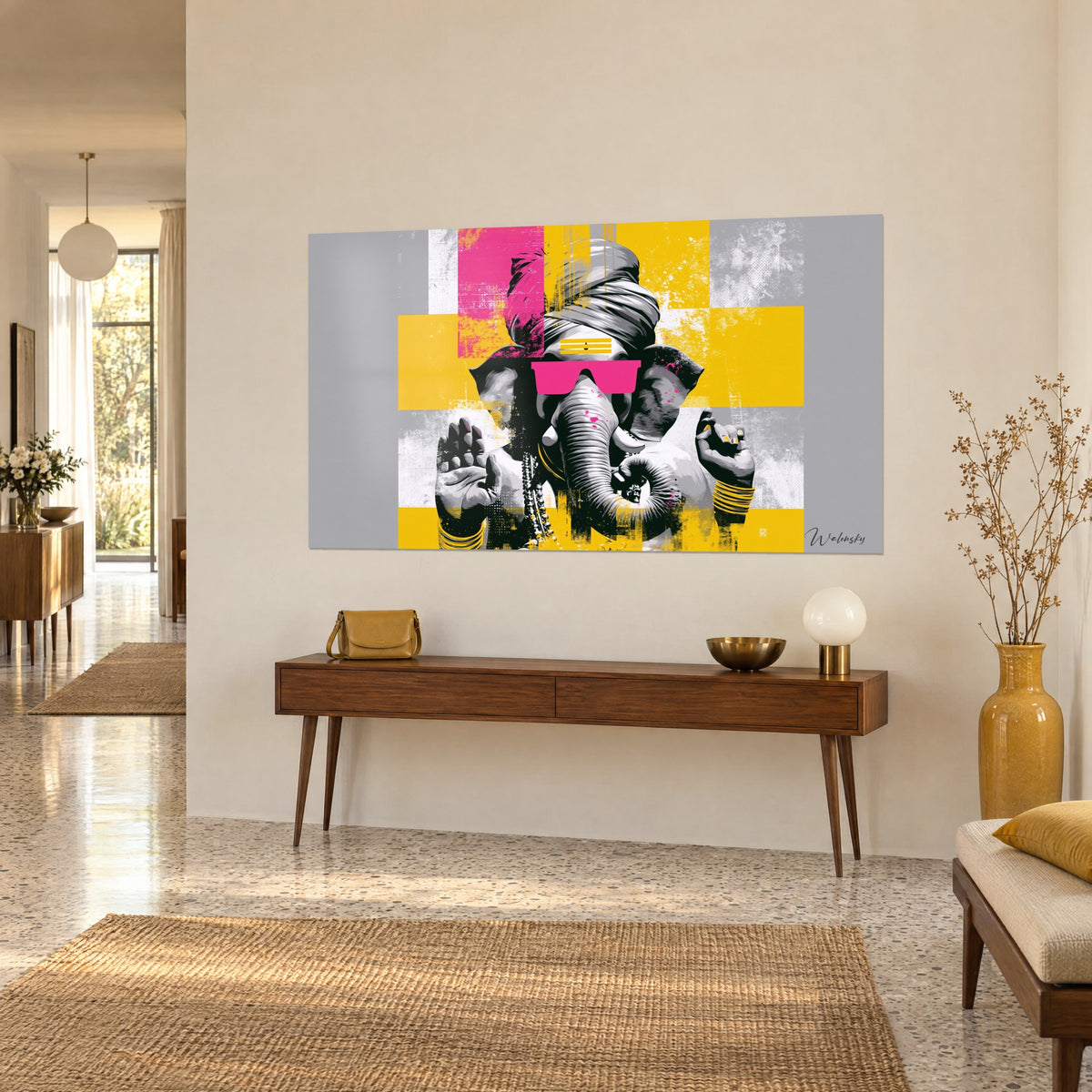 Schilderij van de goddelijke olifant met grijze tulband, opgeheven handen, gouden armbanden, roze spetters, houten console in de hal