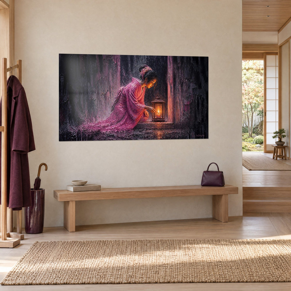 Quadro di una lanterna giapponese con fiamma arancio, kimono rosa testurizzato e sfondo grigio carbone striato dalla pioggia, in vista di tre quarti