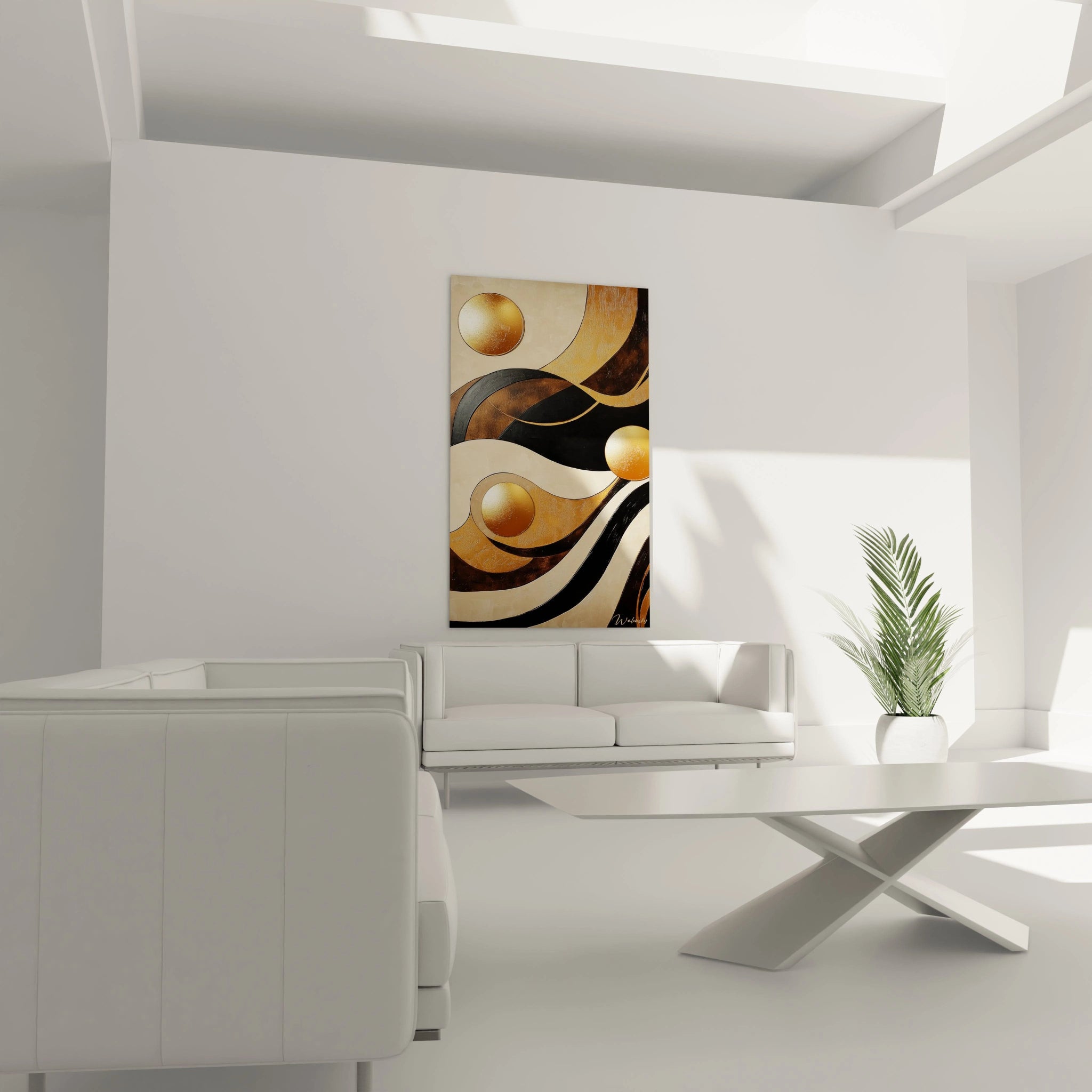 Tableau africain mural abstrait Walensky avec motifs dorés et noirs dans un salon blanc moderne