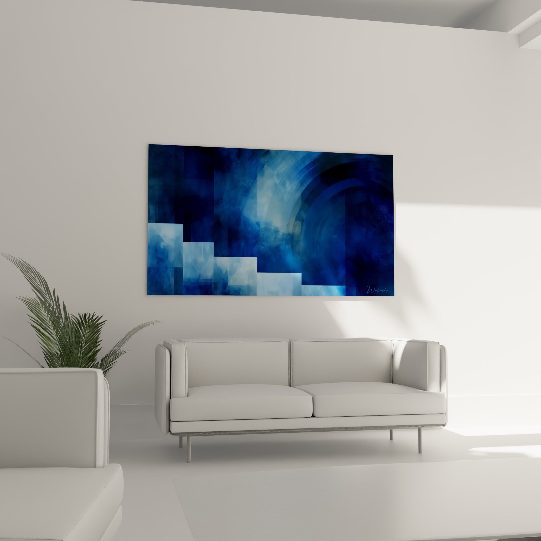 Composition anthracite et bleu marine du géométrique abstrait, au-dessus d'un canapé dans un salon lumineux