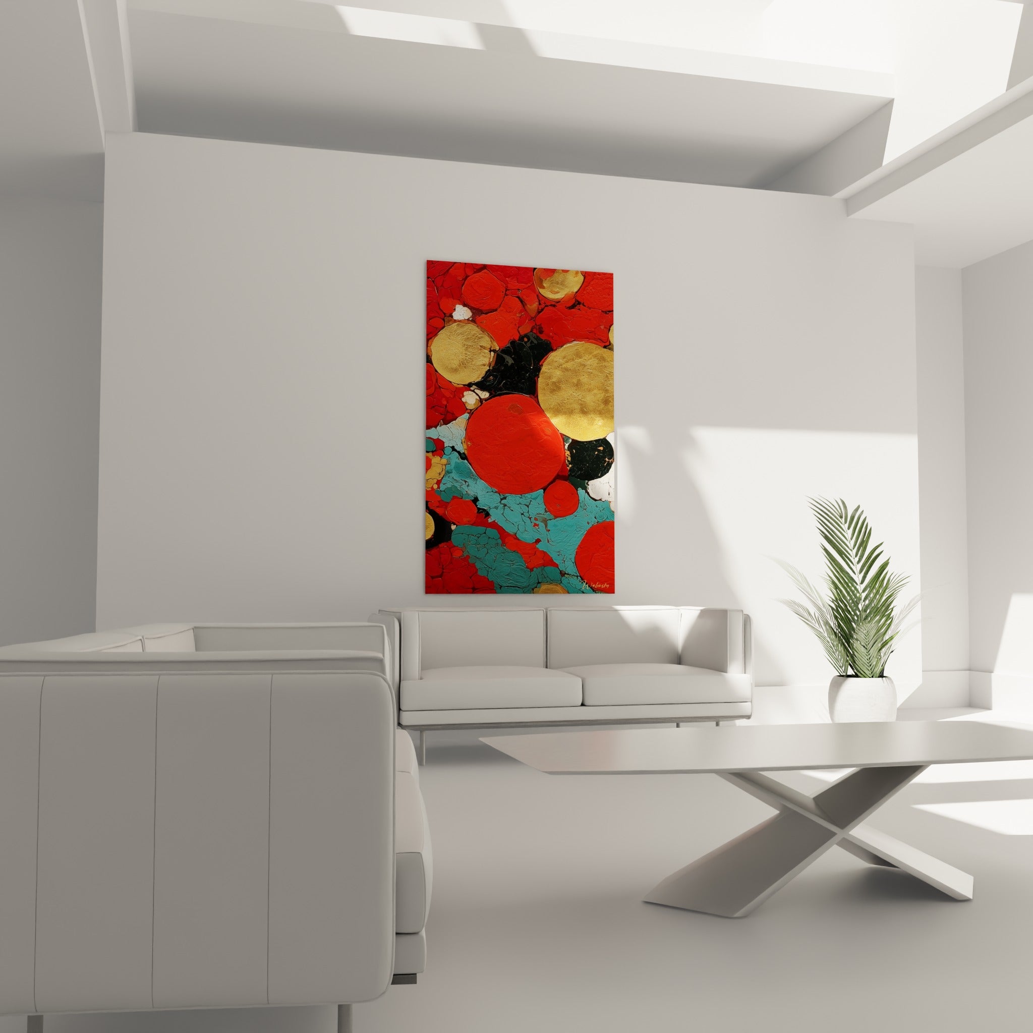 Formes organiques rouge et or de ce tableau géometrique abstrait dominent un canapé dans un salon lumineux