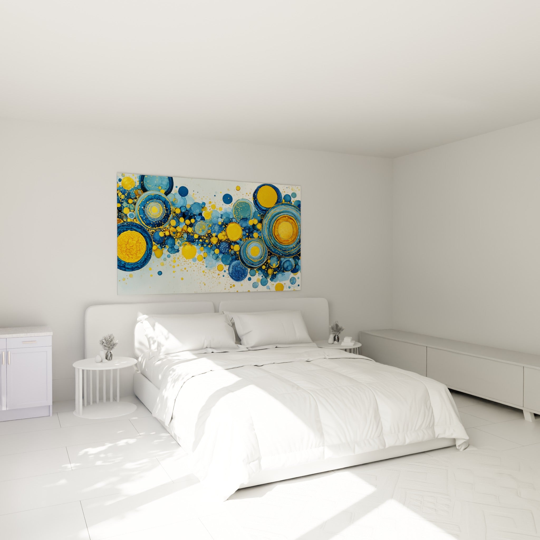 Cercles bleus et dorés en cascade fluide, tableau géometrique abstrait au-dessus d'un lit dans une chambre claire