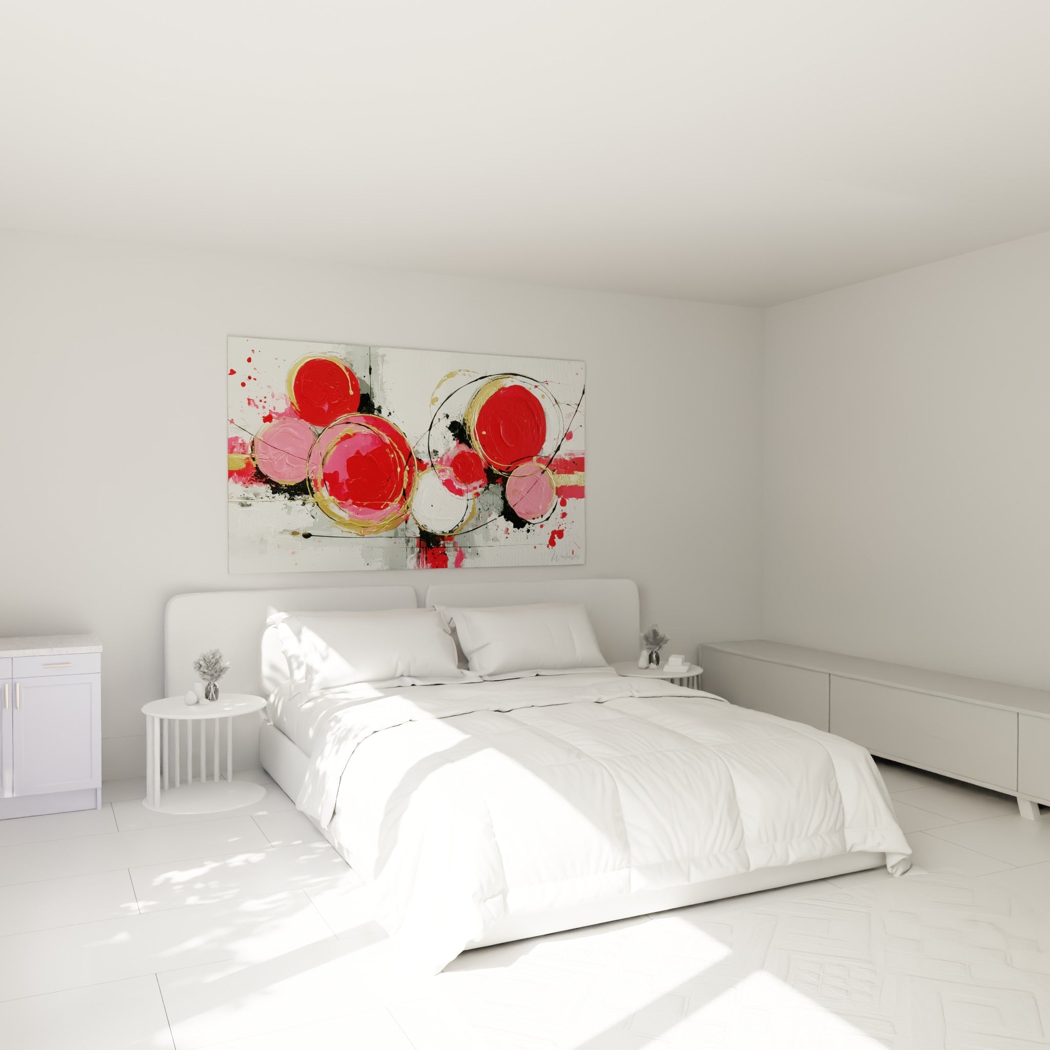 Formes circulaires rouge et rose cerclées d'or, tableau géométrique abstrait au-dessus d'un lit dans une chambre claire