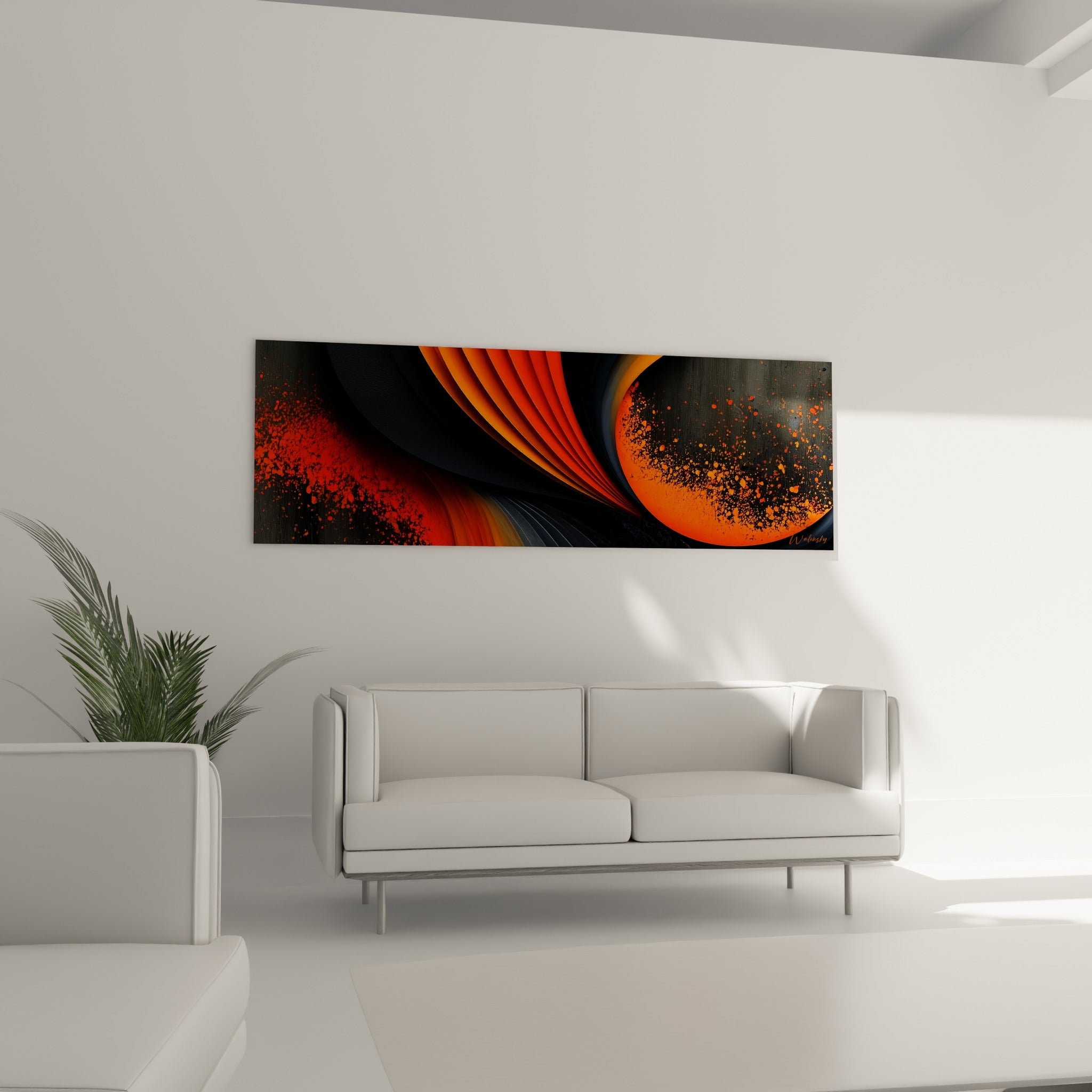 Plis orange et rouge sur fond noir profond, au-dessus d'un canapé dans un salon lumineux