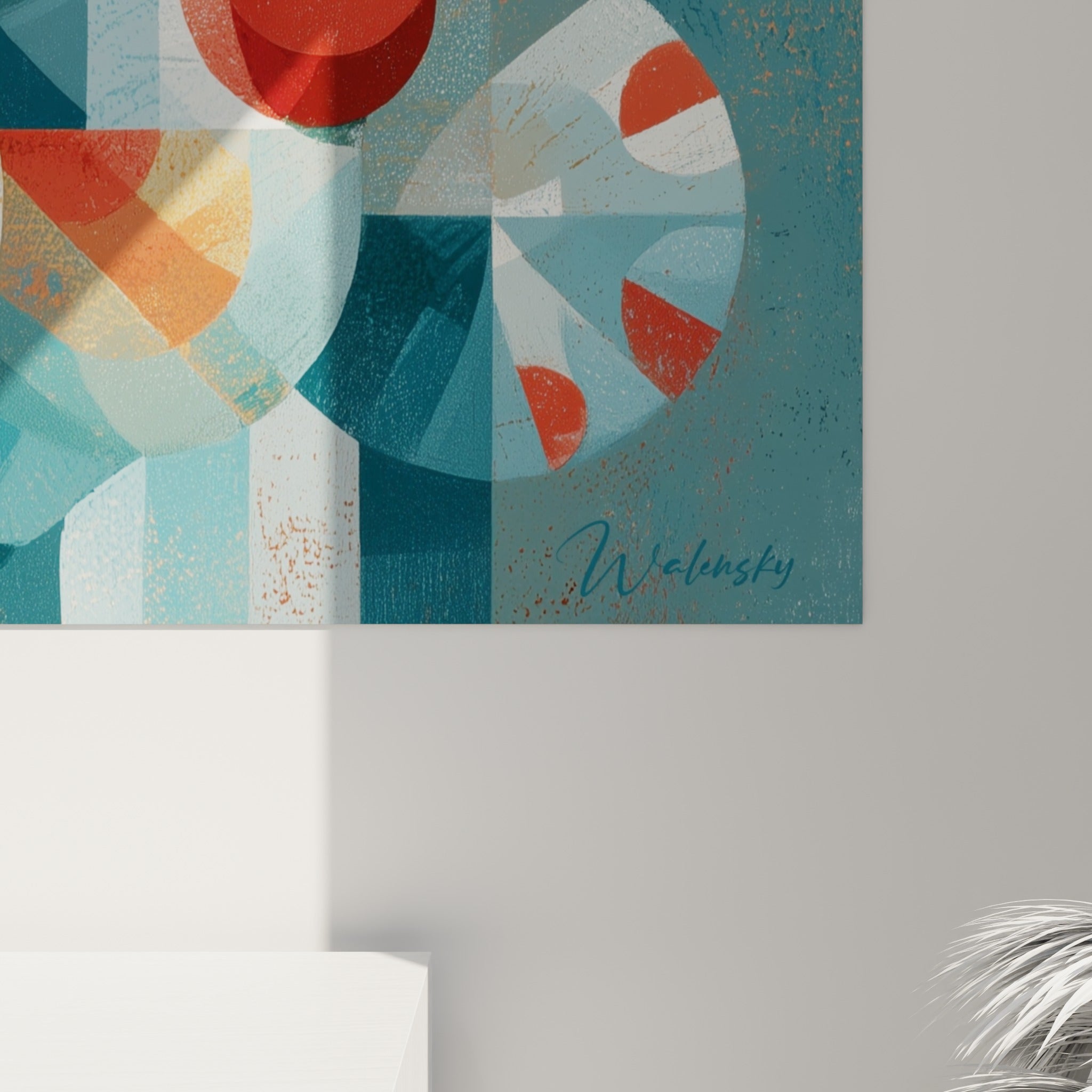 Détail des facettes bleu pétrole et orange doré, texture mate et contrastes nets de la toile géometrique abstrait