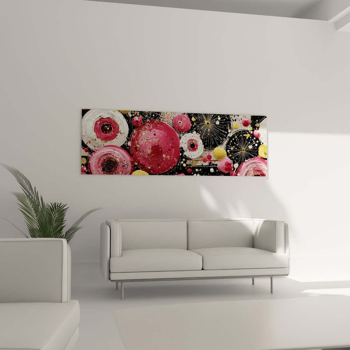 Disques roses et jaunes moutarde sur fond anthracite, tableau géométrique abstrait au-dessus d'un canapé dans un salon lumineux
