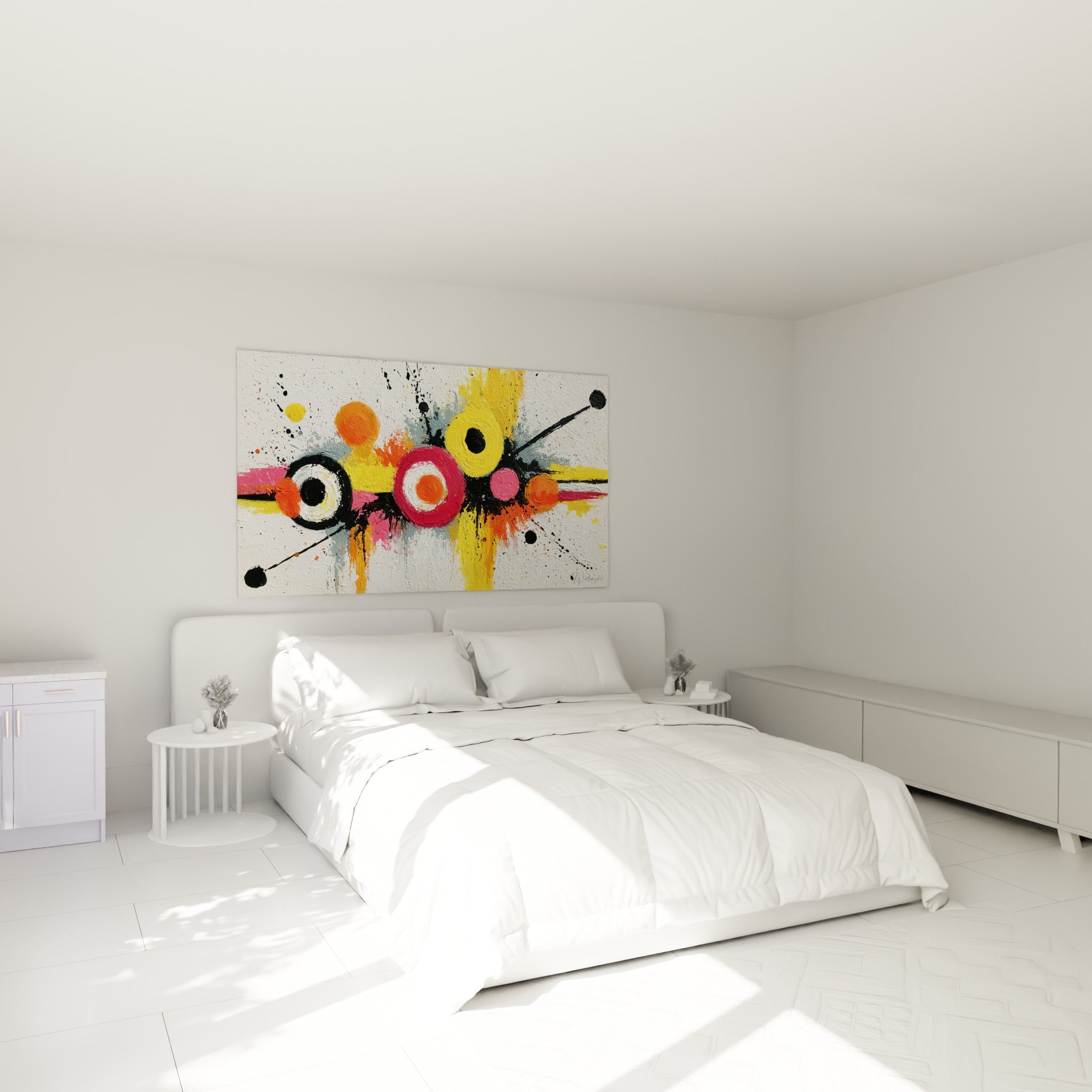 Éclaboussures rouge et jaune de ce tableau géométrique abstrait au-dessus d'un lit dans une chambre claire