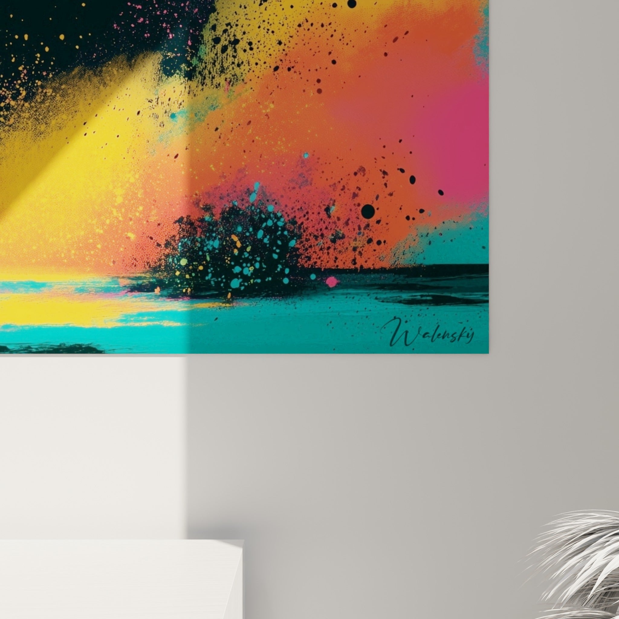 Grain de peinture visible sur les éclaboussures fuchsia et turquoise de ce tableau geometrique abstrait accroché