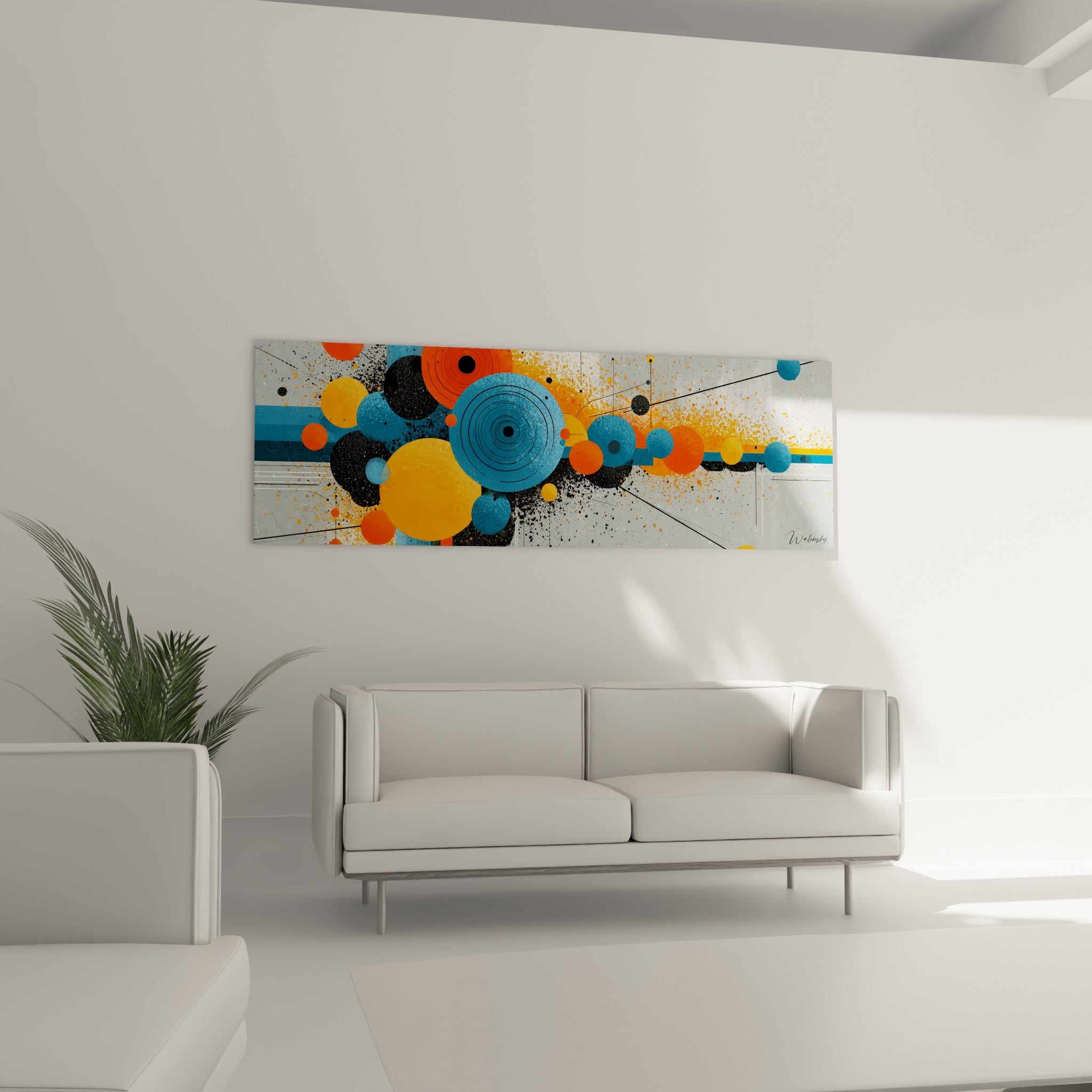 Composition orange vif et noir anthracite aux formes rondes au-dessus d'un canapé dans un salon lumineux