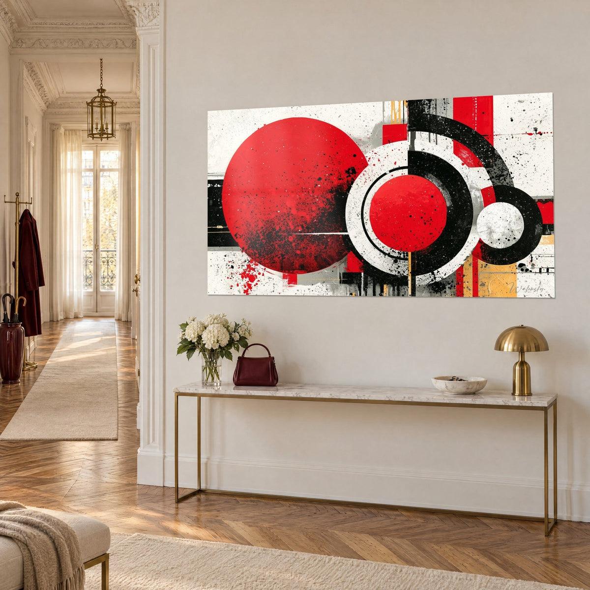 Gemälde kreisförmige Komposition in leuchtendem Rot und Schwarz, konzentrische Bögen und ockerfarbene Spitzen, Dreiviertelansicht über einer vergoldeten Konsole