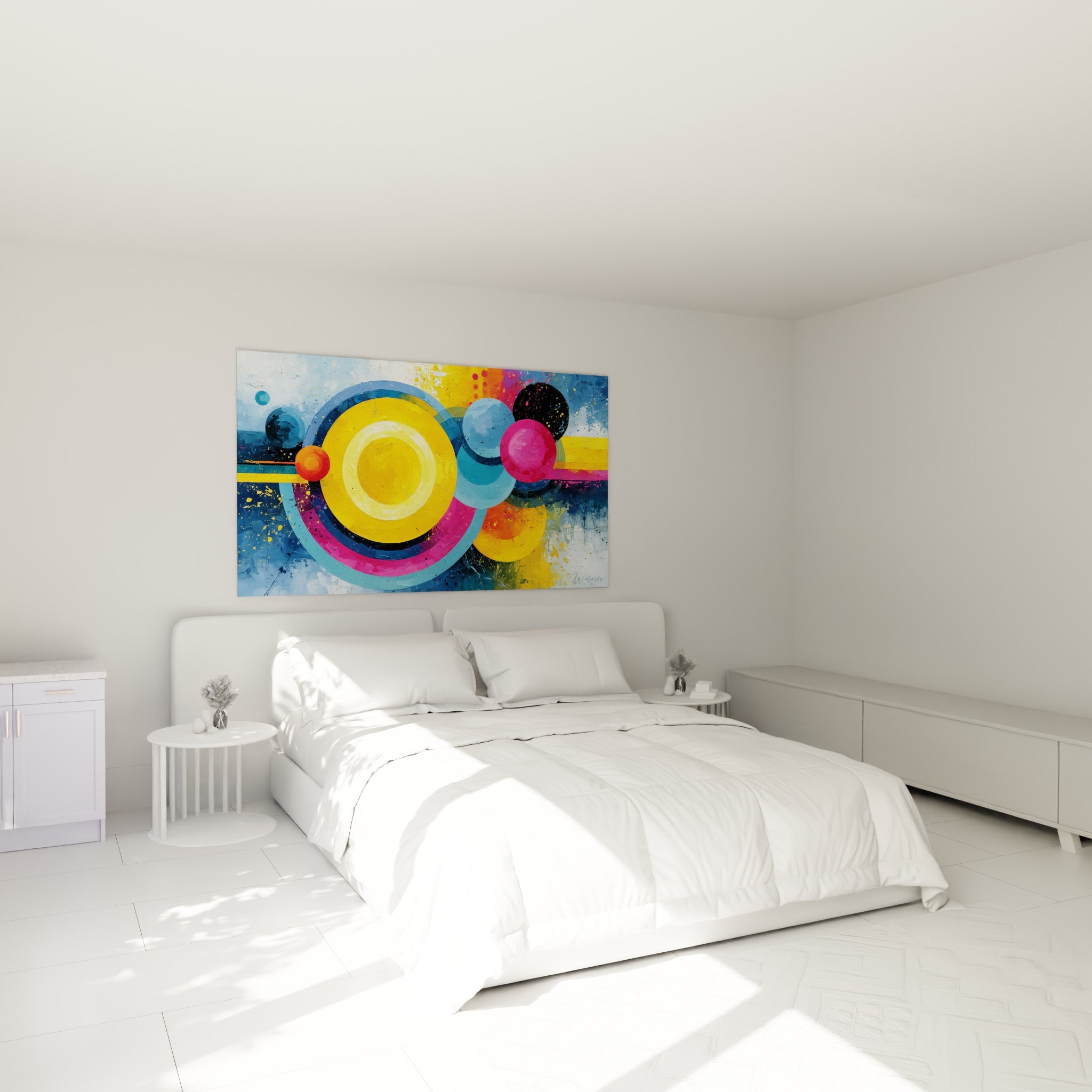 Sphères jaunes, bleues et magenta du tableau géometrique abstrait au-dessus d'un lit dans une chambre claire