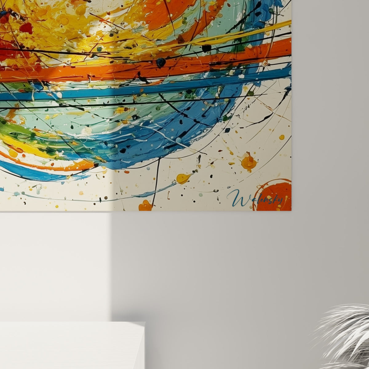 Empâtements épais orange et bleu marine avec coulures noires visibles en gros plan sur la toile