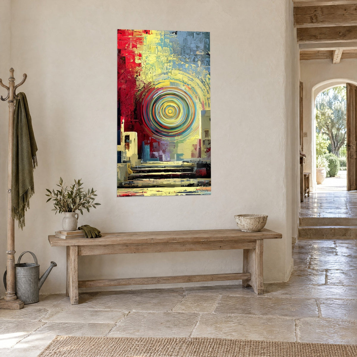 Quadro con vortice solare a strati di giallo limone e grigio azzurro, rosso vivo a sinistra, in un corridoio in pietra