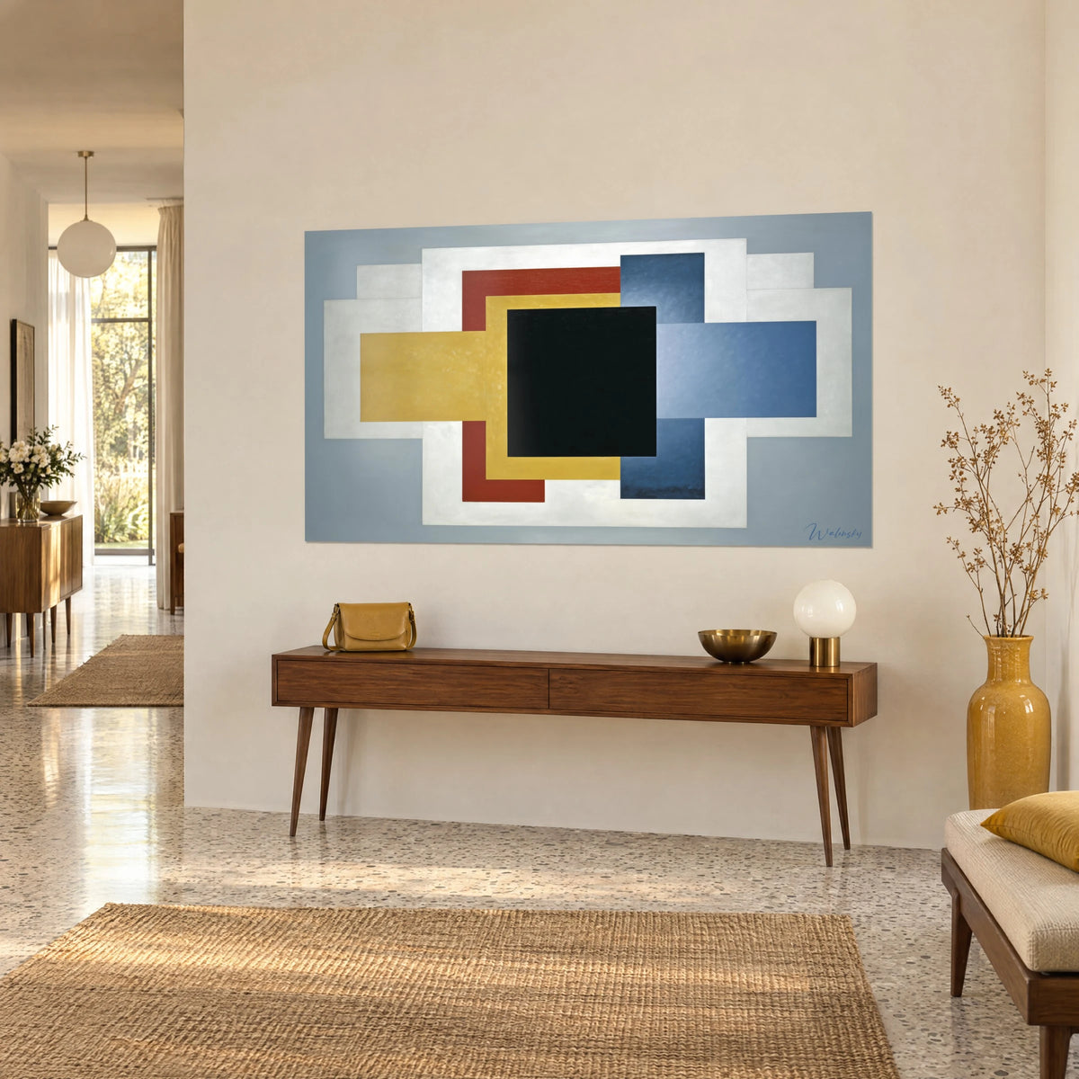 Tableau composition suprématiste, rectangles bleu acier et jaune moutarde autour d'un carré noir, au-dessus d'une console en bois, vue de trois-quarts