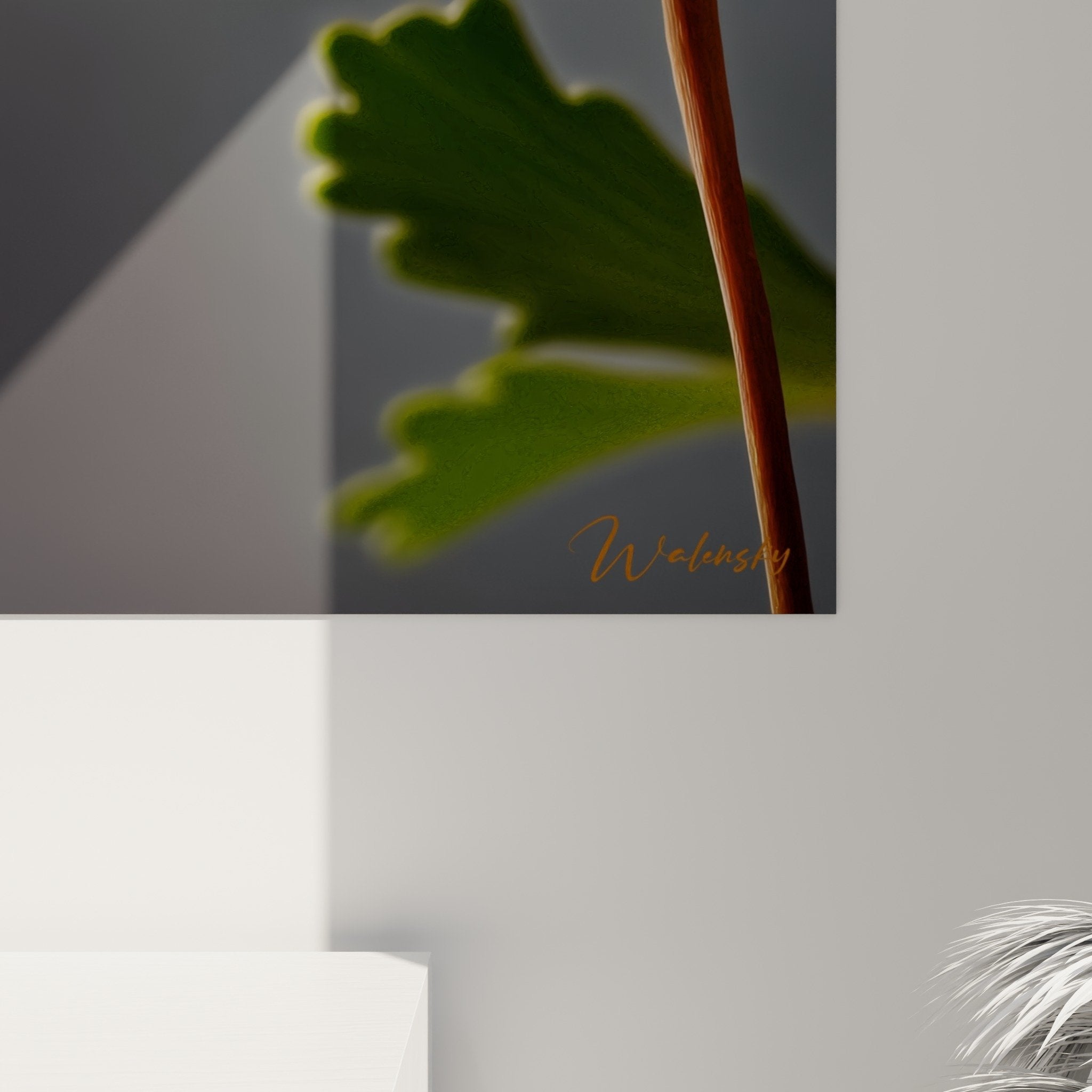 Vue ensemble tableau ginkgo dore dans salon moderne decoration murale botanique elegante tons chauds