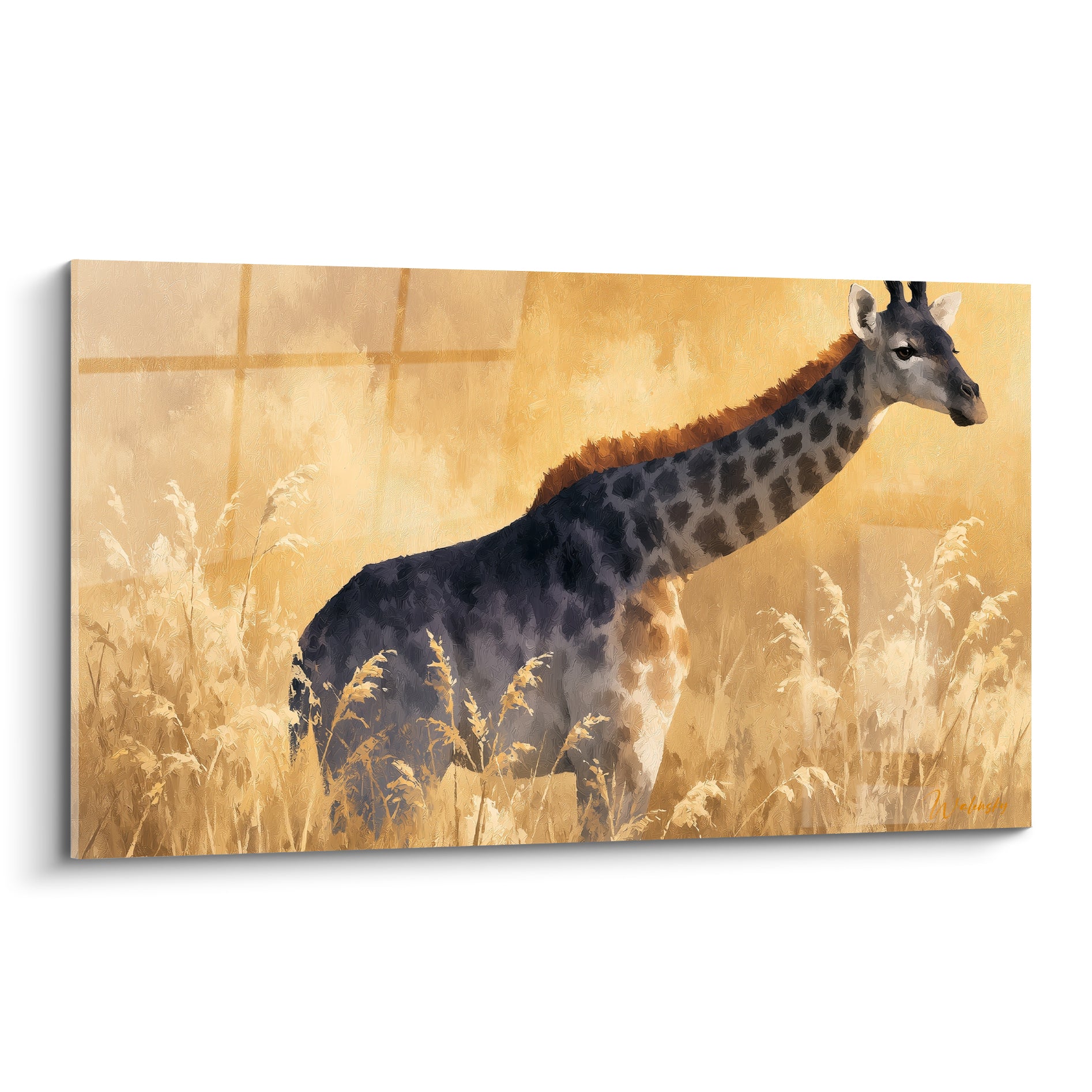 Girafe anthracite et dorée, cou étiré, dans des herbes fauves peintes à l'aquarelle sur fond ocre.