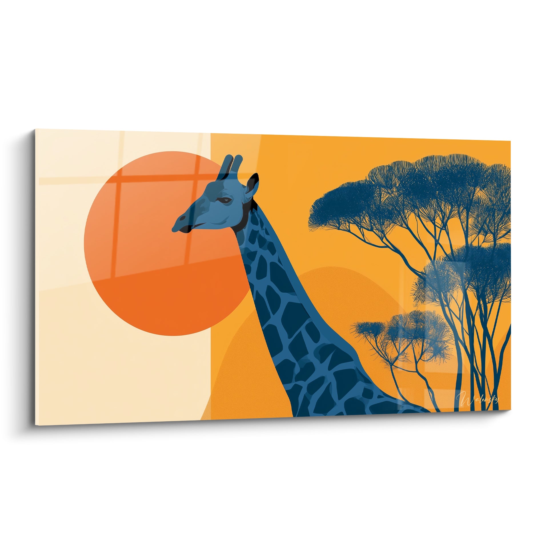 Girafe bleu marine au long cou devant un soleil orange vif et des acacias stylisés